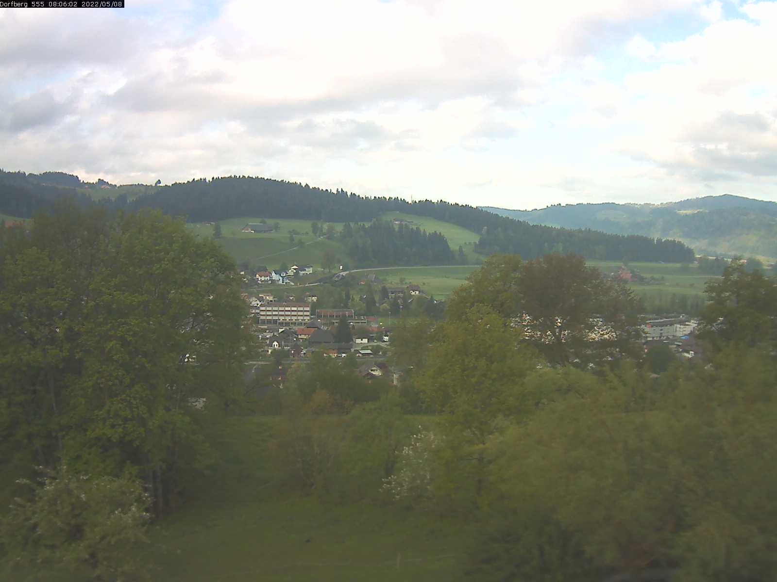 Webcam-Bild: Aussicht vom Dorfberg in Langnau 20220508-080601