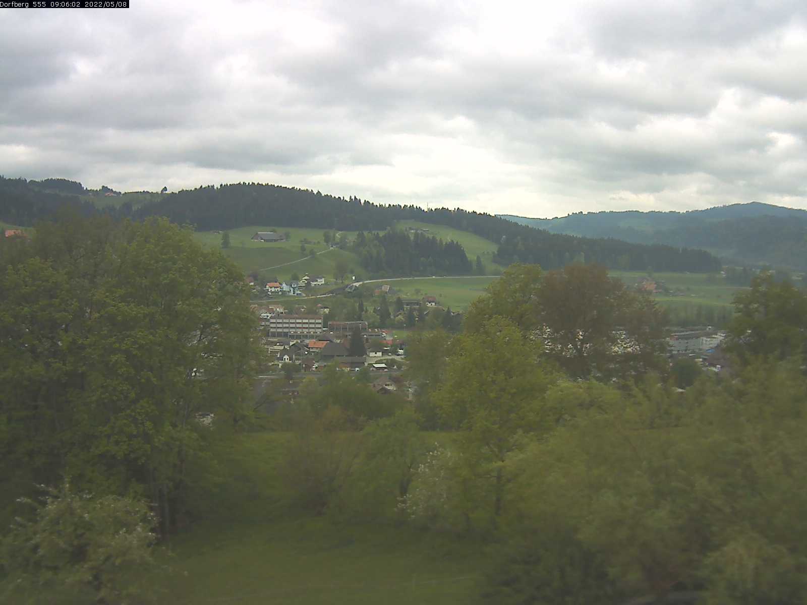 Webcam-Bild: Aussicht vom Dorfberg in Langnau 20220508-090601