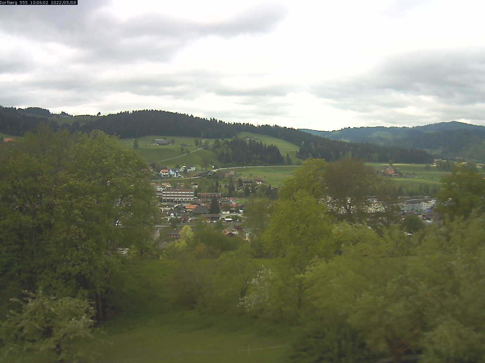 Webcam-Bild: Aussicht vom Dorfberg in Langnau 20220508-100601
