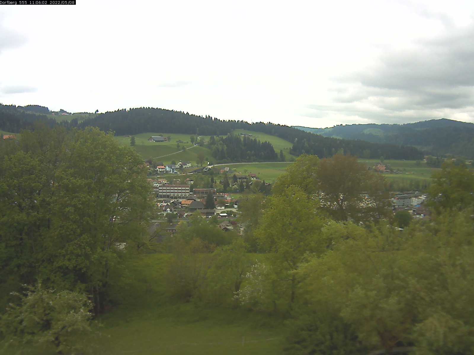 Webcam-Bild: Aussicht vom Dorfberg in Langnau 20220508-110601