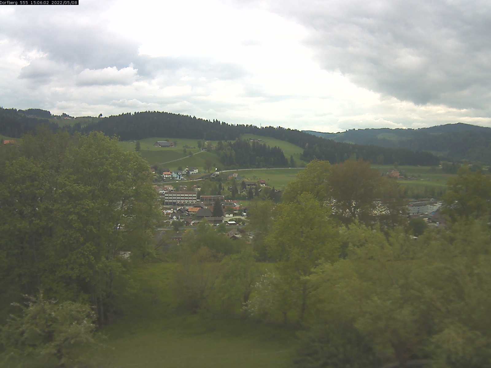 Webcam-Bild: Aussicht vom Dorfberg in Langnau 20220508-150602