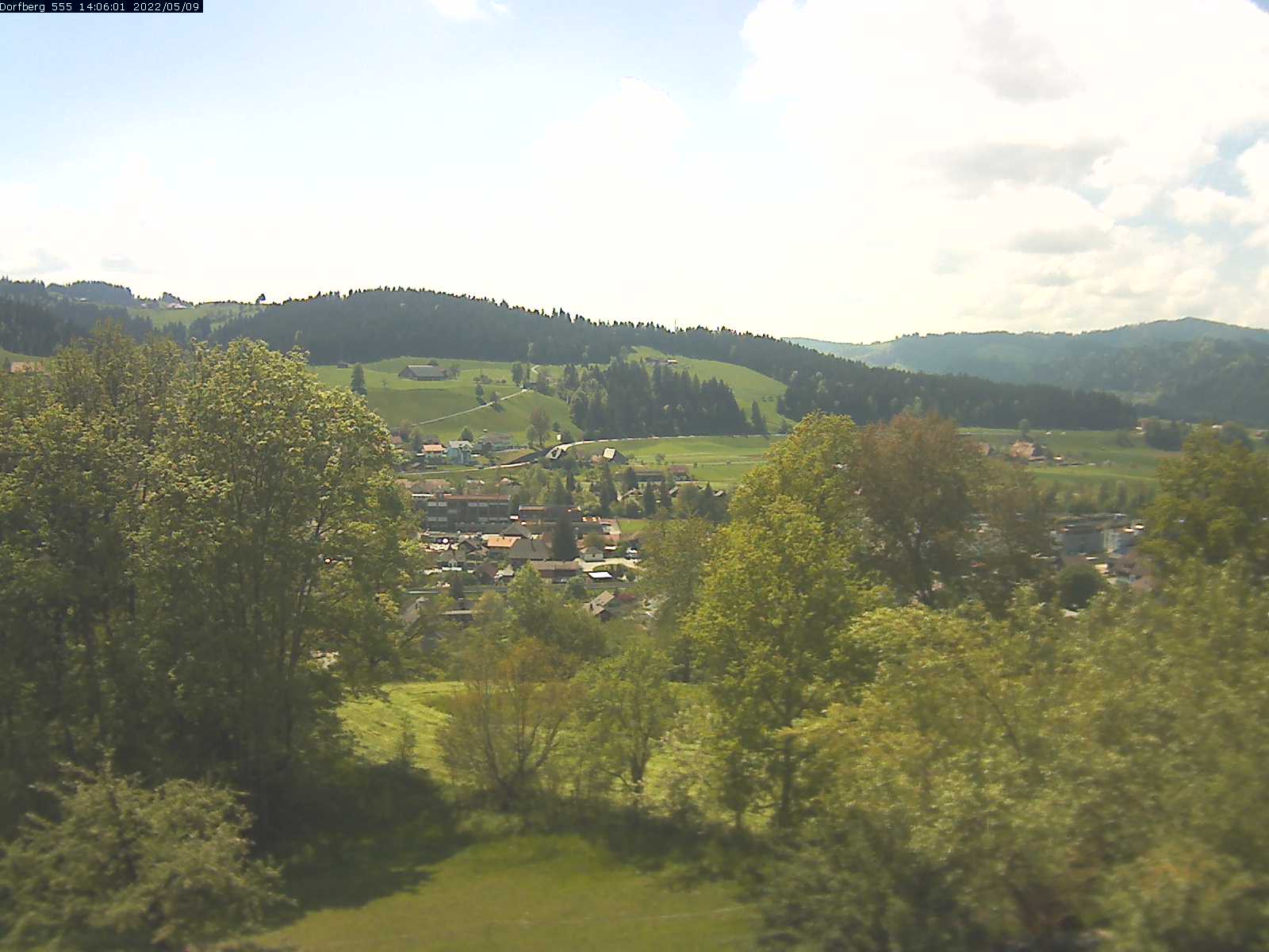 Webcam-Bild: Aussicht vom Dorfberg in Langnau 20220509-140601