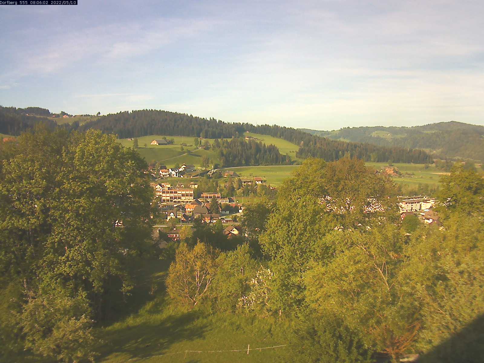 Webcam-Bild: Aussicht vom Dorfberg in Langnau 20220510-080601