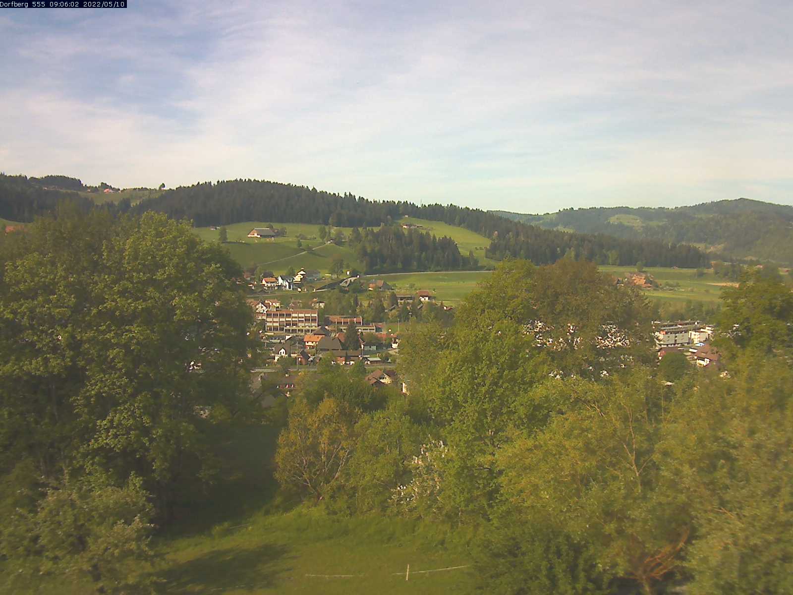 Webcam-Bild: Aussicht vom Dorfberg in Langnau 20220510-090601