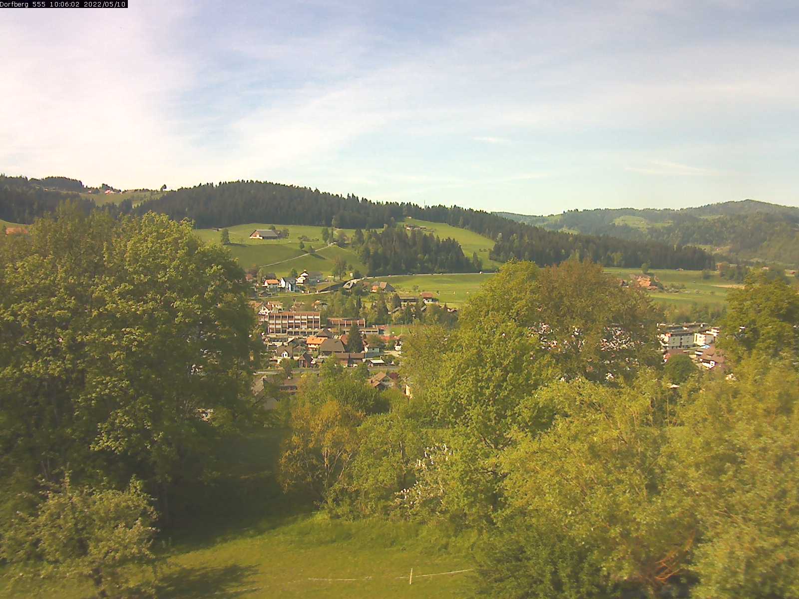 Webcam-Bild: Aussicht vom Dorfberg in Langnau 20220510-100601