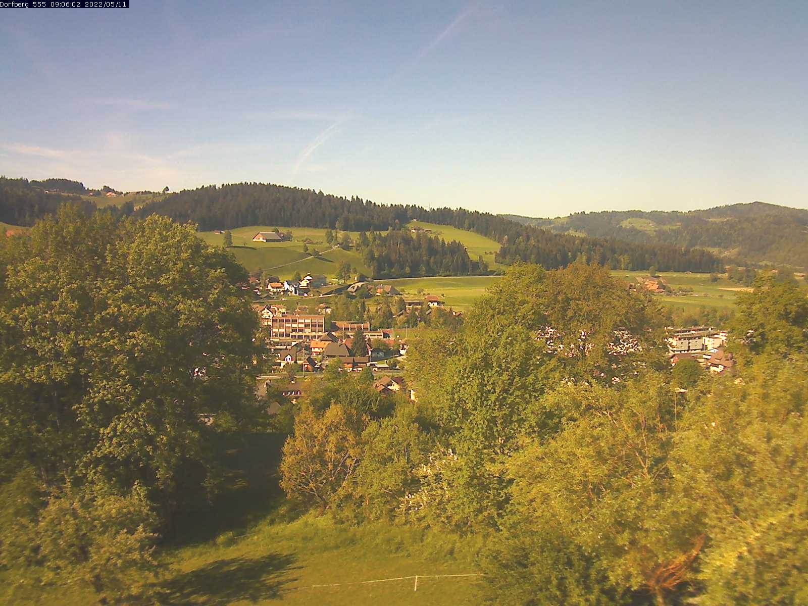 Webcam-Bild: Aussicht vom Dorfberg in Langnau 20220511-090601