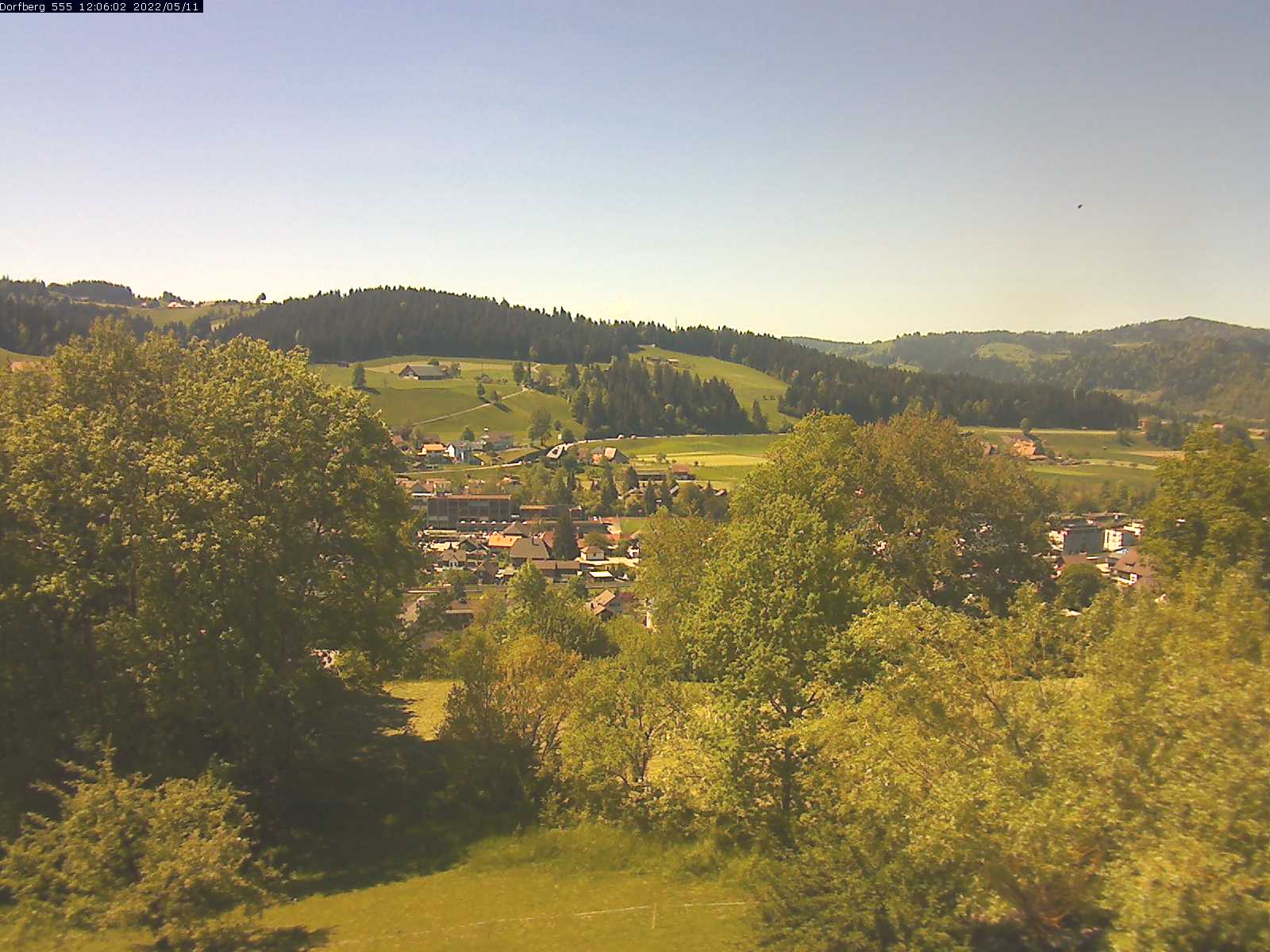 Webcam-Bild: Aussicht vom Dorfberg in Langnau 20220511-120601
