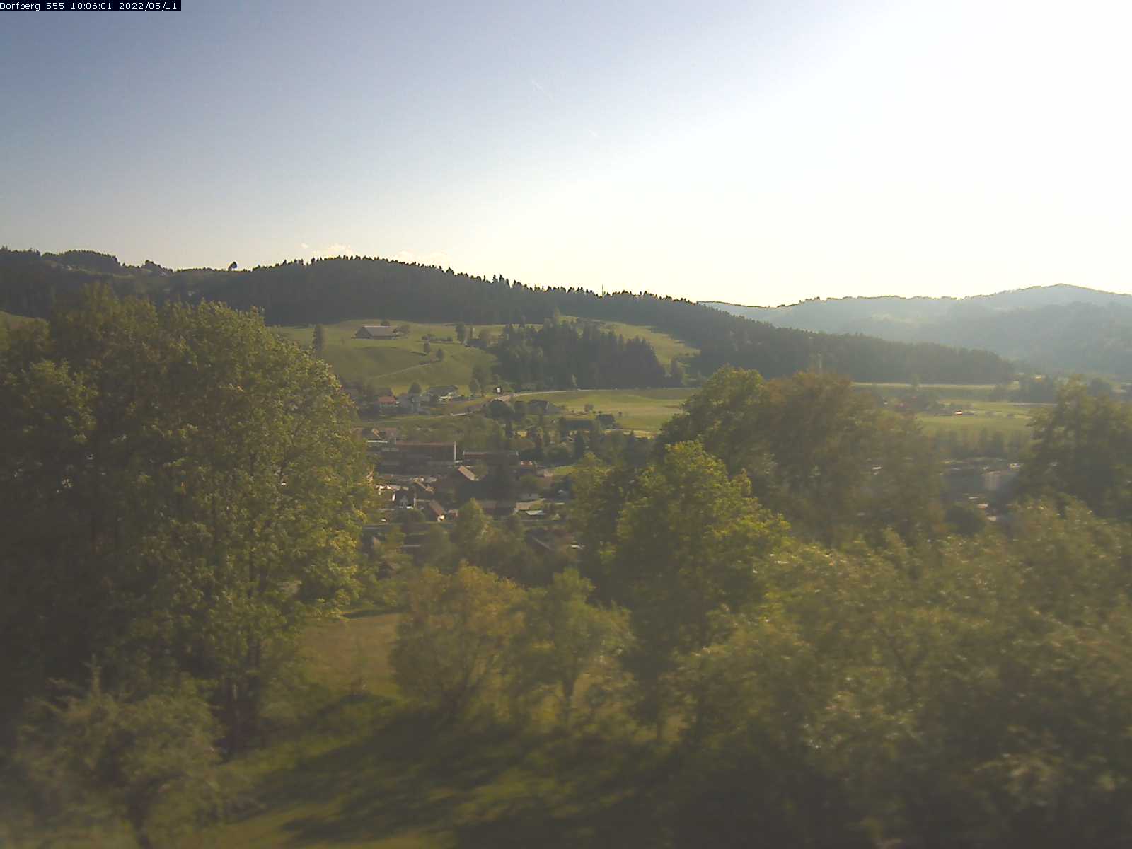 Webcam-Bild: Aussicht vom Dorfberg in Langnau 20220511-180601