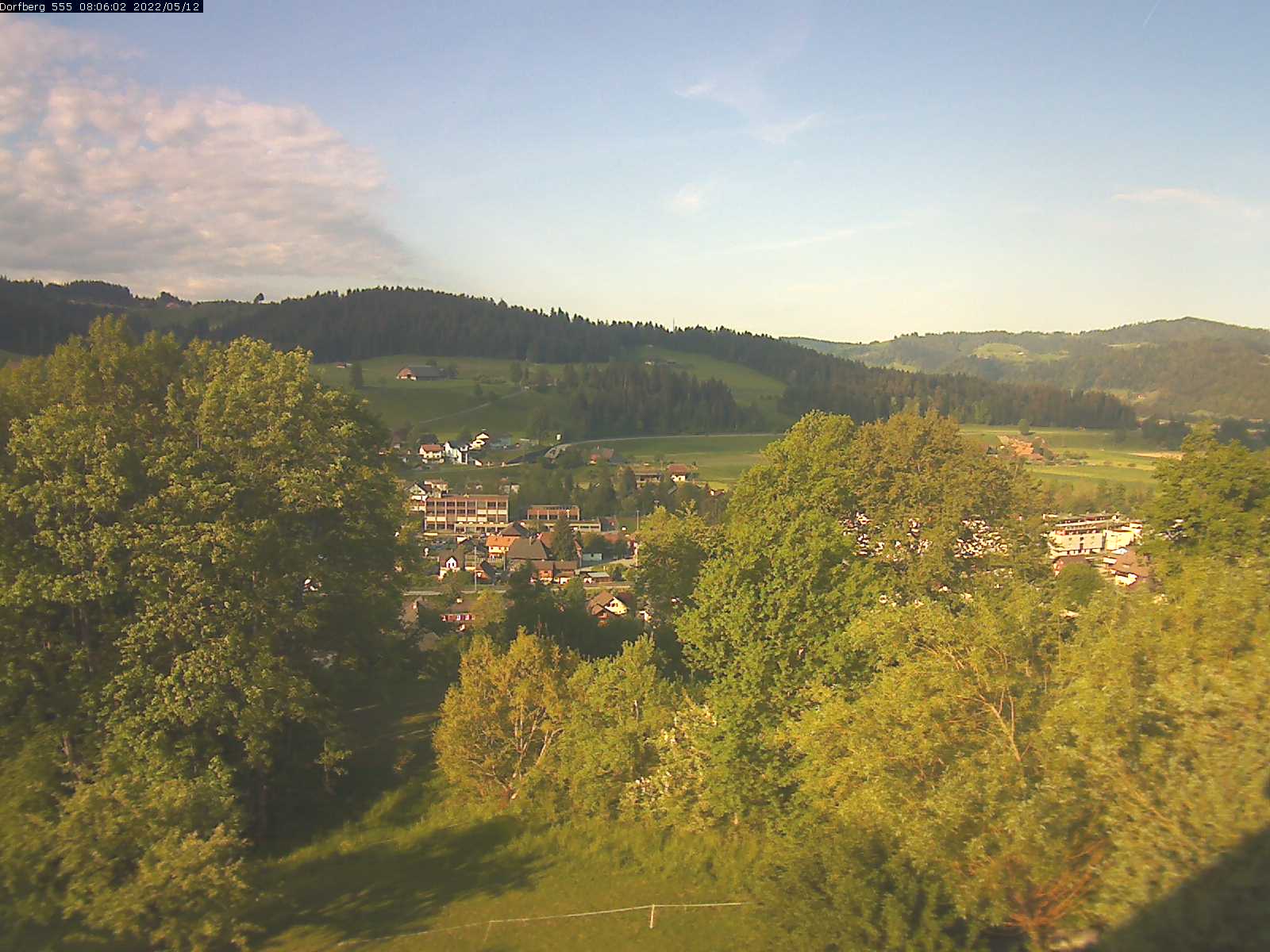 Webcam-Bild: Aussicht vom Dorfberg in Langnau 20220512-080601