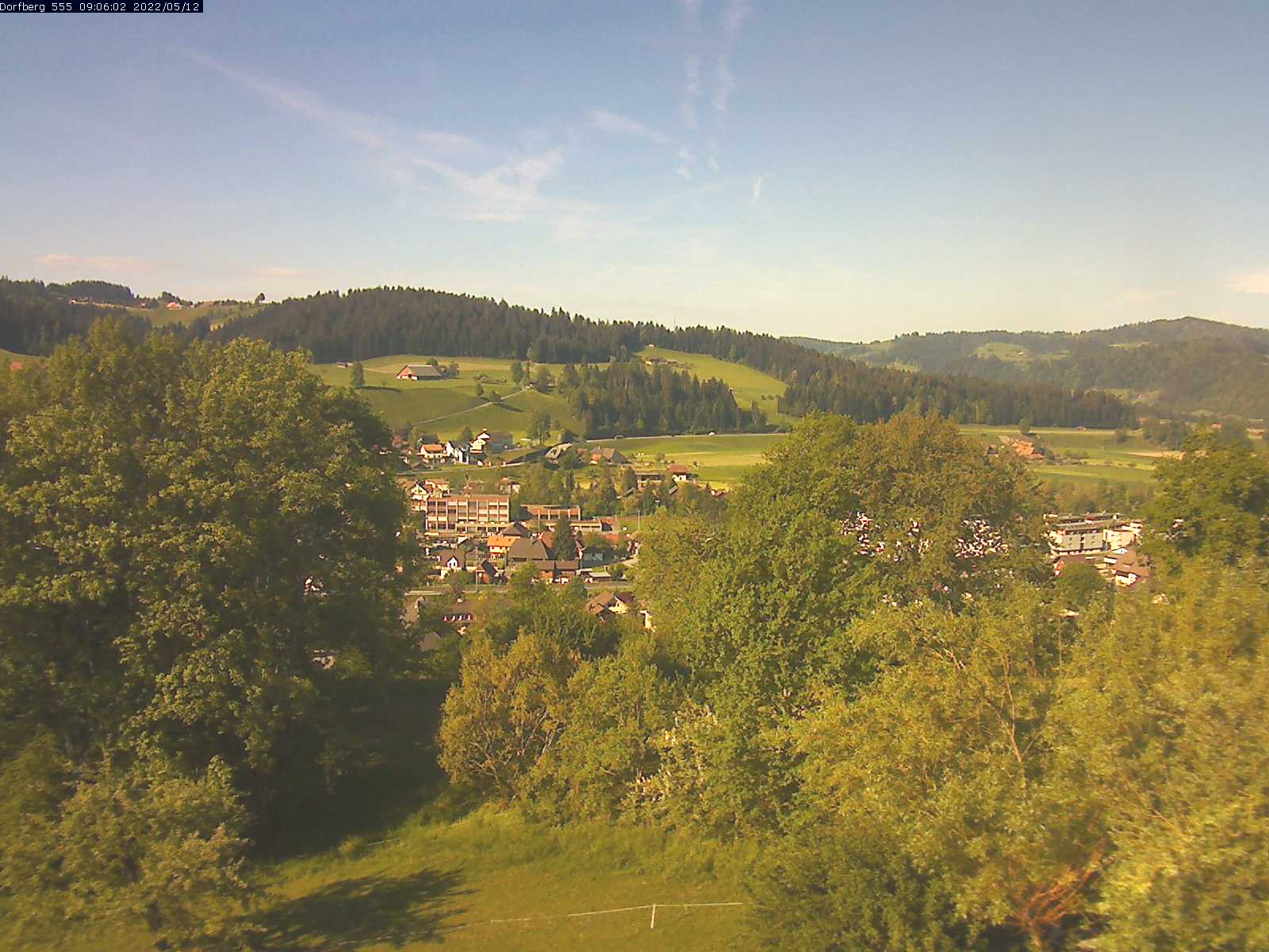 Webcam-Bild: Aussicht vom Dorfberg in Langnau 20220512-090601