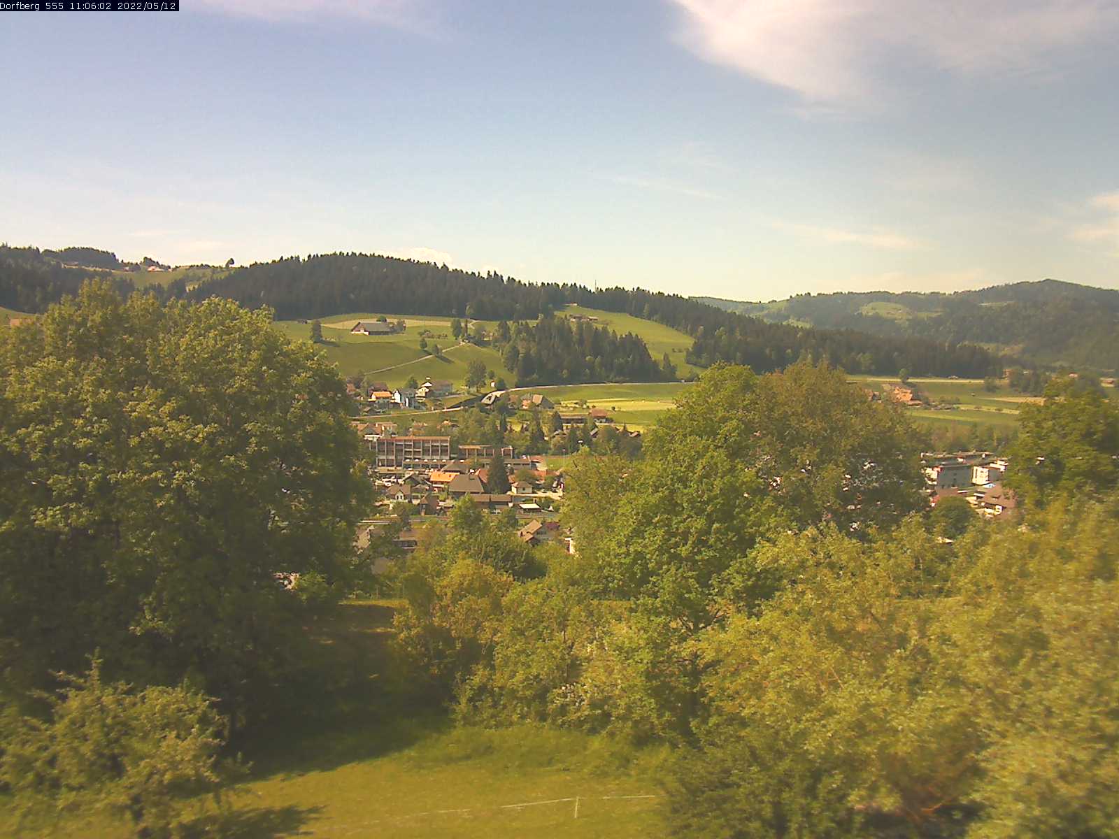 Webcam-Bild: Aussicht vom Dorfberg in Langnau 20220512-110601