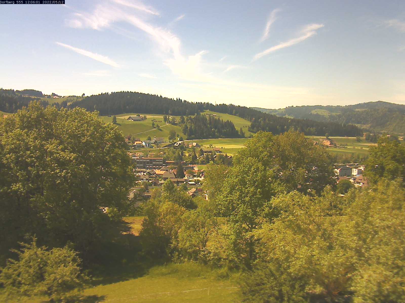 Webcam-Bild: Aussicht vom Dorfberg in Langnau 20220512-120601