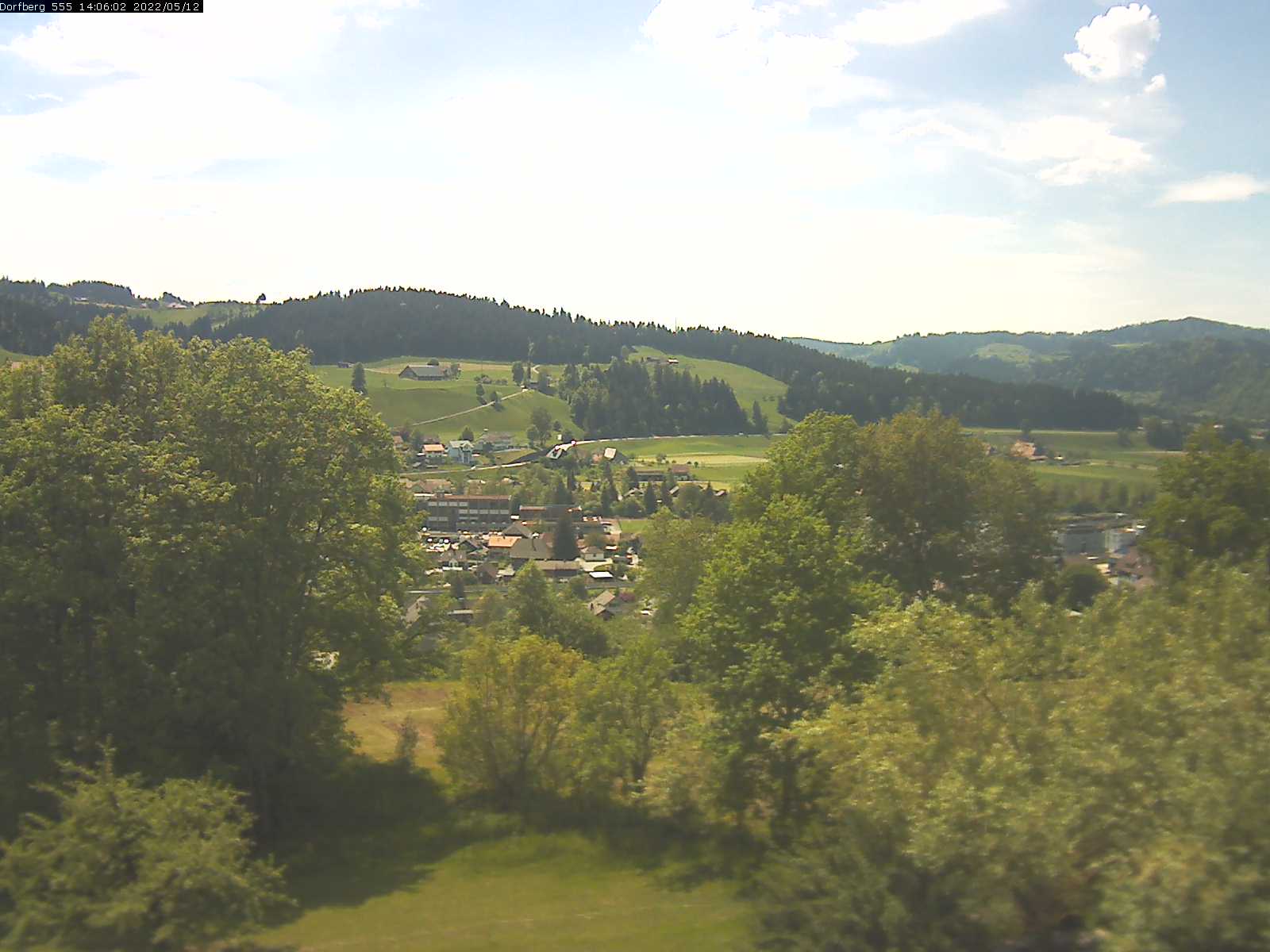 Webcam-Bild: Aussicht vom Dorfberg in Langnau 20220512-140601