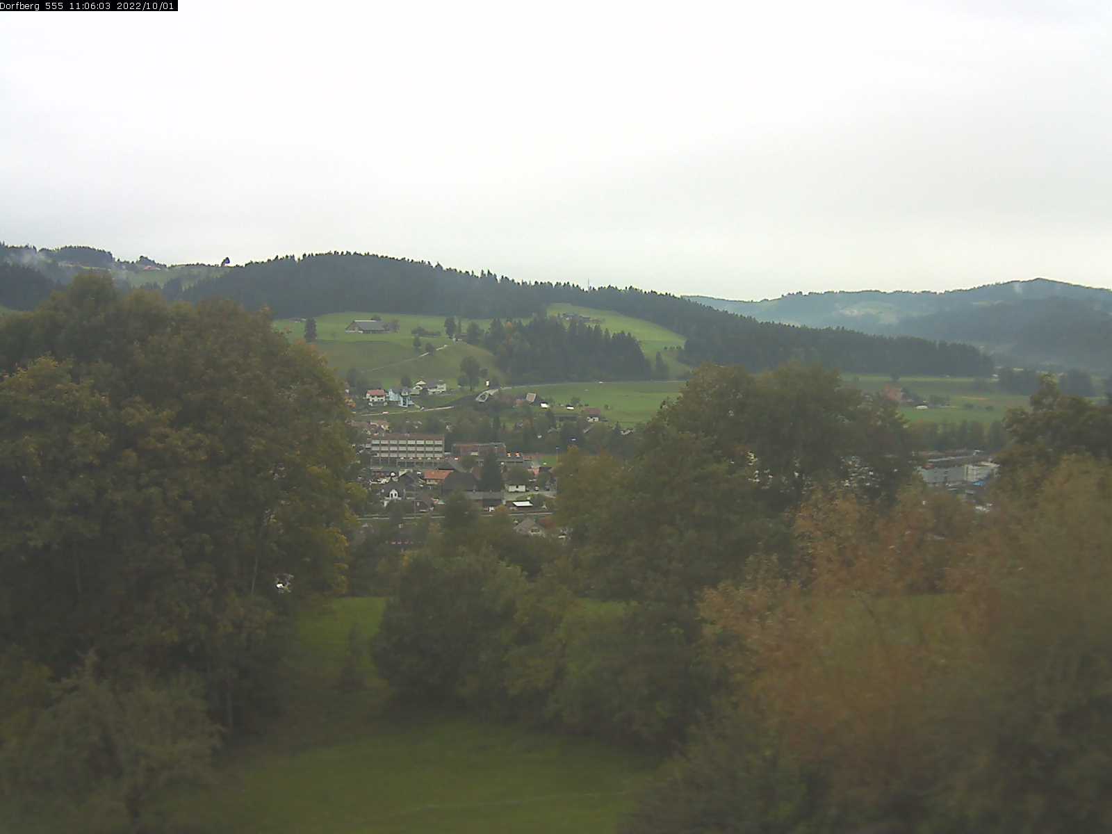 Webcam-Bild: Aussicht vom Dorfberg in Langnau 20221001-110601