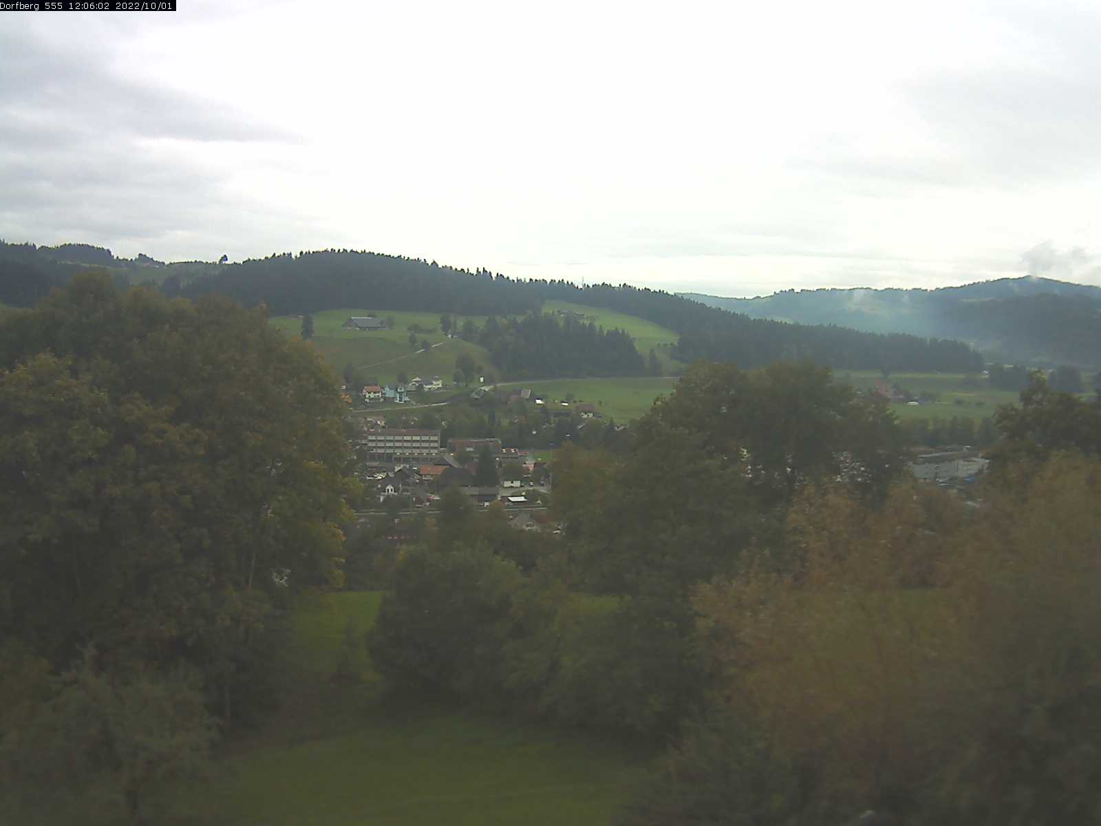 Webcam-Bild: Aussicht vom Dorfberg in Langnau 20221001-120601