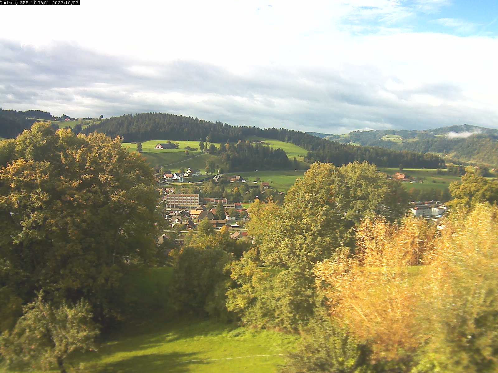 Webcam-Bild: Aussicht vom Dorfberg in Langnau 20221002-100601