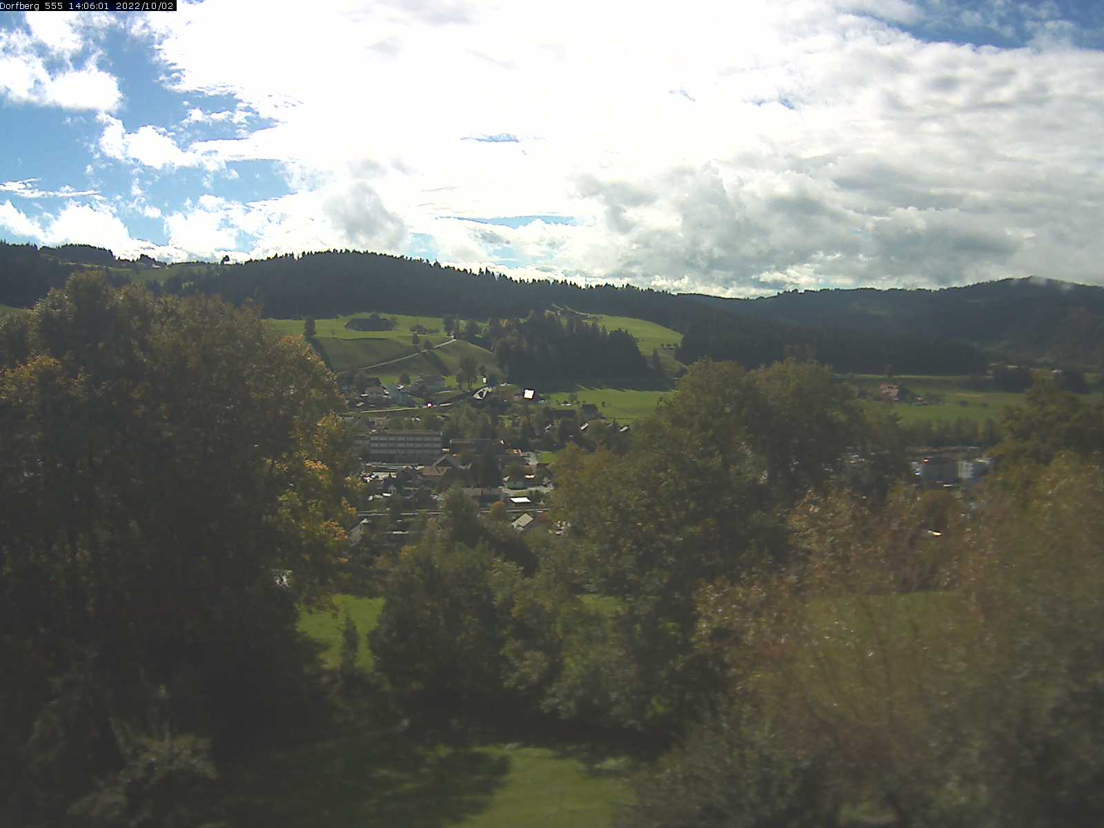 Webcam-Bild: Aussicht vom Dorfberg in Langnau 20221002-140601