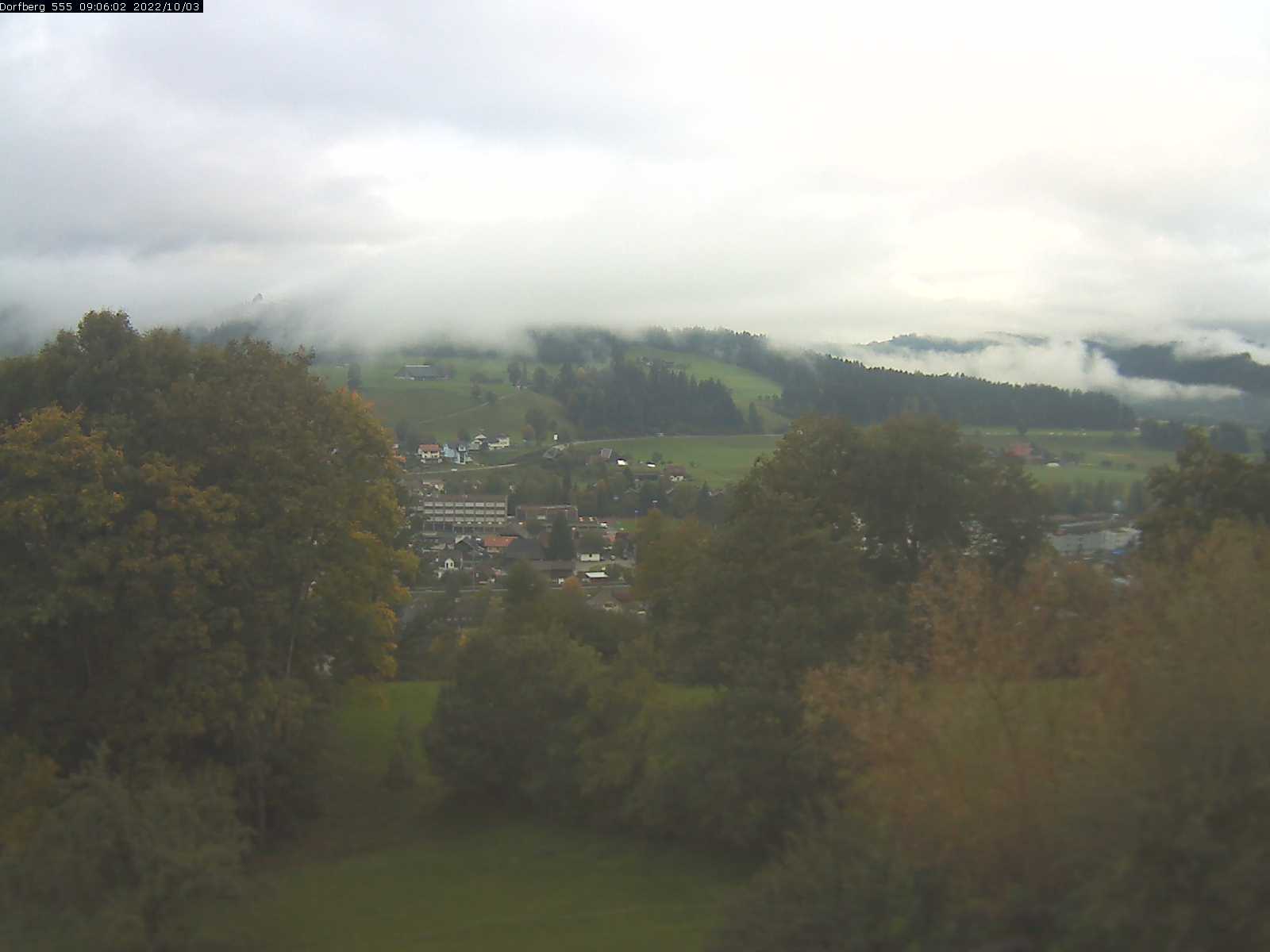Webcam-Bild: Aussicht vom Dorfberg in Langnau 20221003-090601
