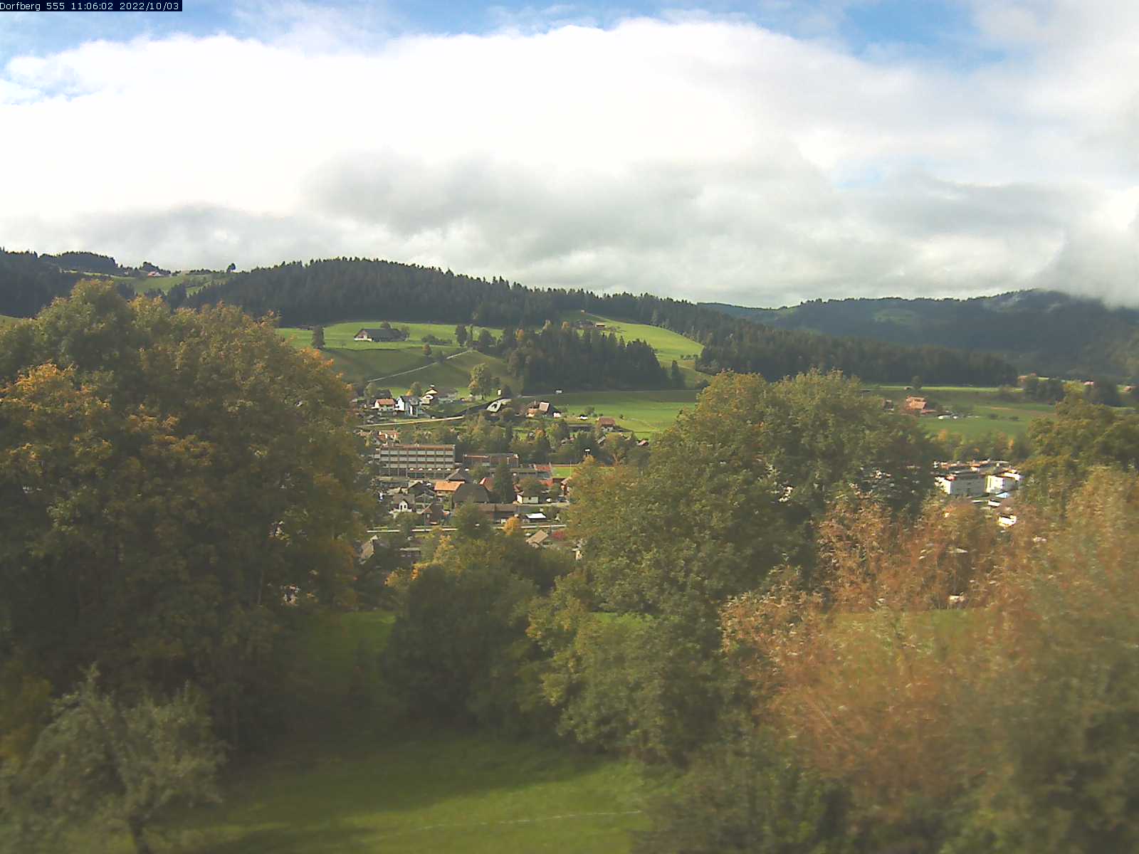 Webcam-Bild: Aussicht vom Dorfberg in Langnau 20221003-110601