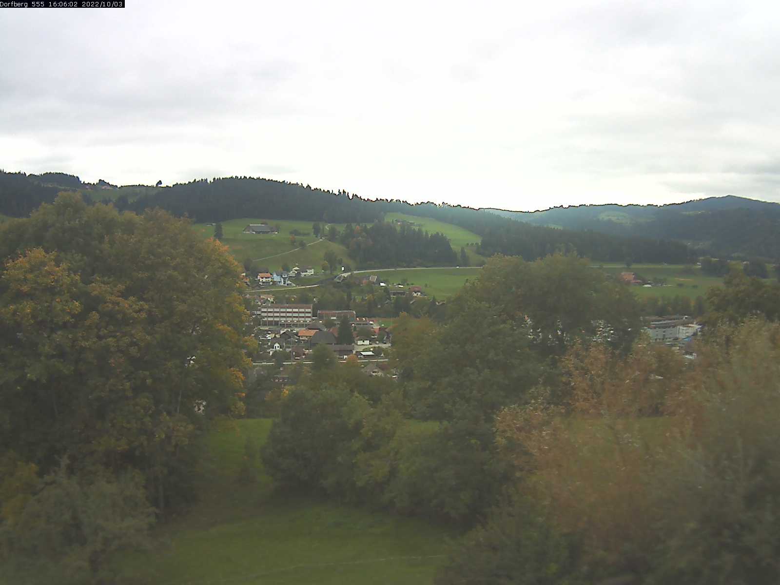 Webcam-Bild: Aussicht vom Dorfberg in Langnau 20221003-160601