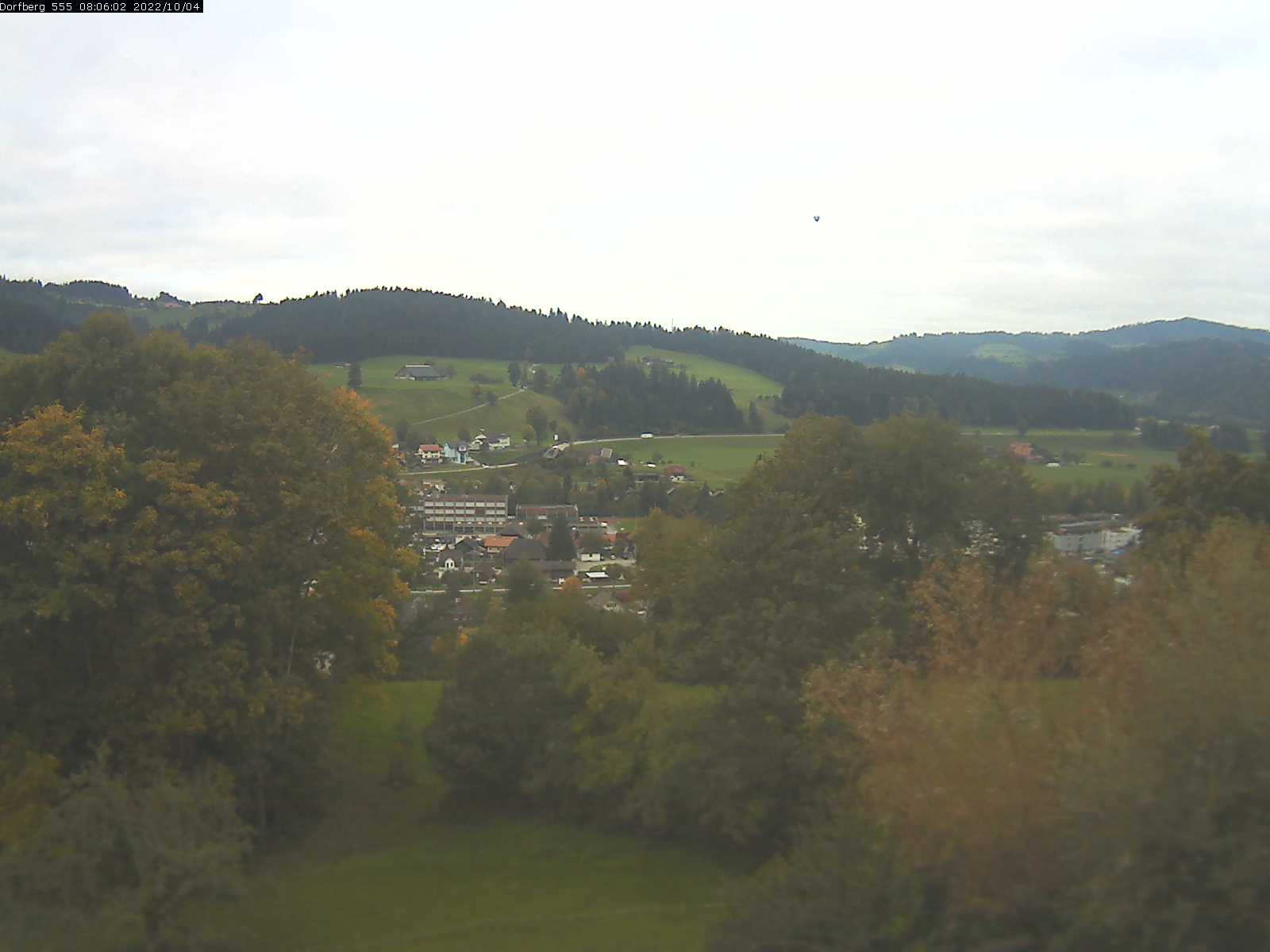 Webcam-Bild: Aussicht vom Dorfberg in Langnau 20221004-080601