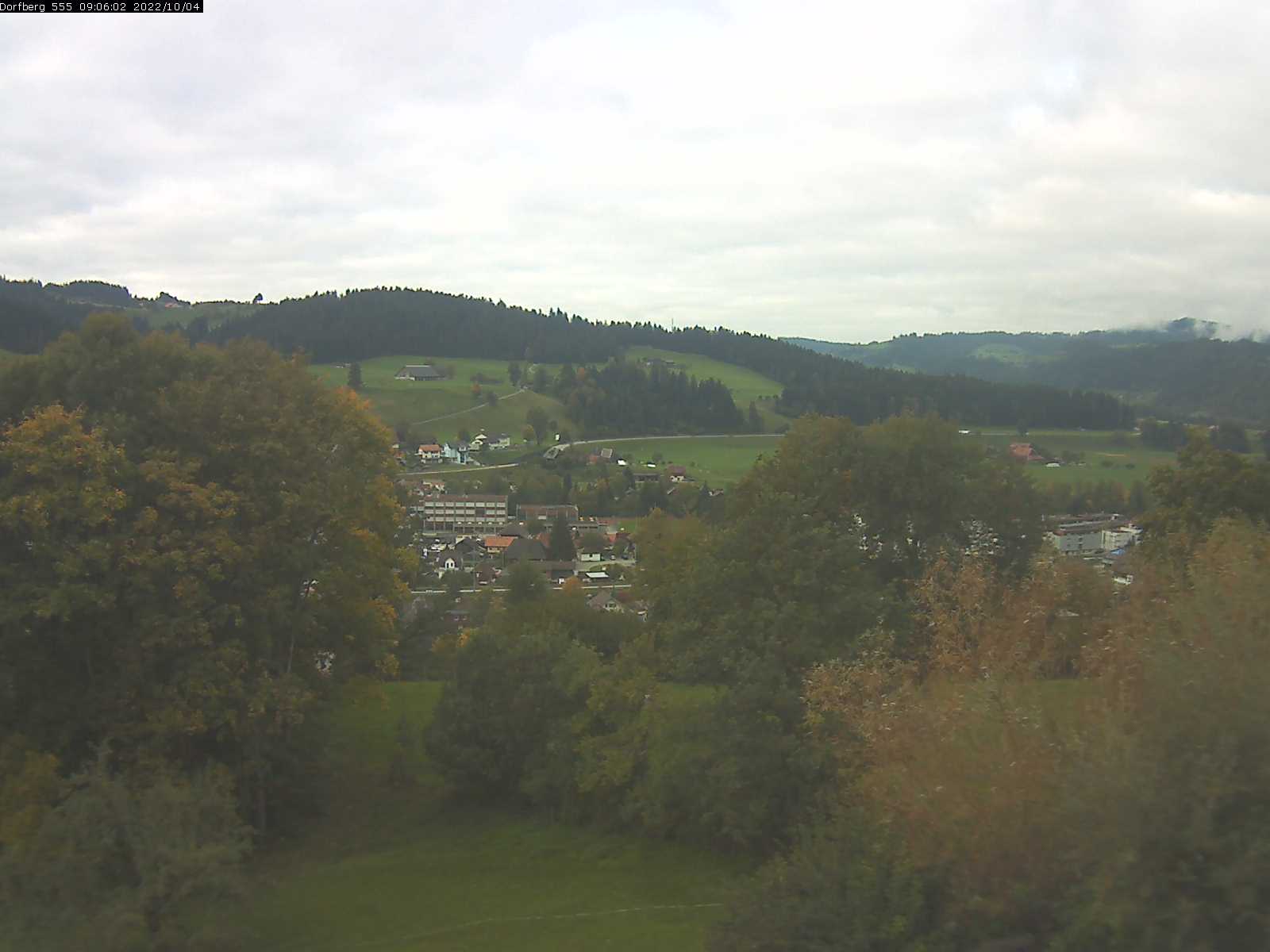 Webcam-Bild: Aussicht vom Dorfberg in Langnau 20221004-090601