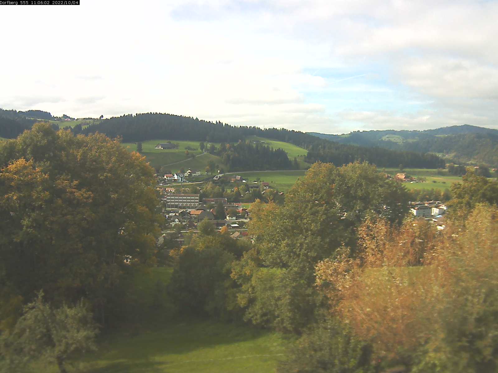 Webcam-Bild: Aussicht vom Dorfberg in Langnau 20221004-110601