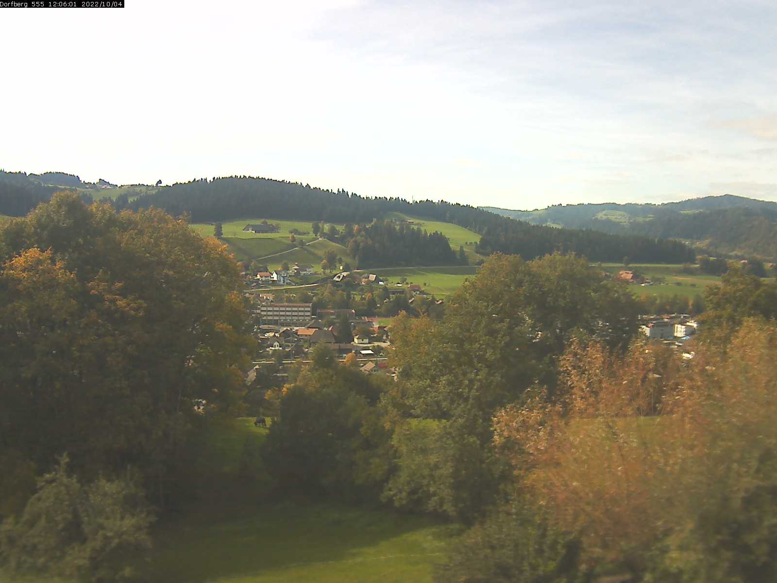 Webcam-Bild: Aussicht vom Dorfberg in Langnau 20221004-120601