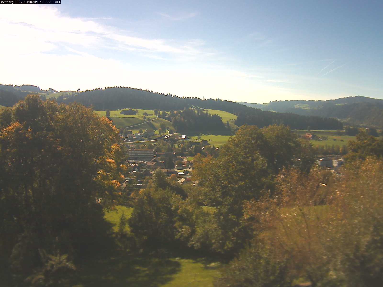 Webcam-Bild: Aussicht vom Dorfberg in Langnau 20221004-140601