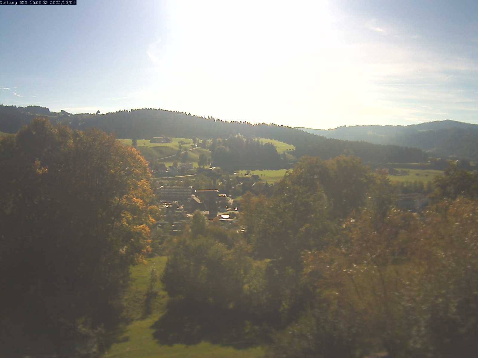 Webcam-Bild: Aussicht vom Dorfberg in Langnau 20221004-160601