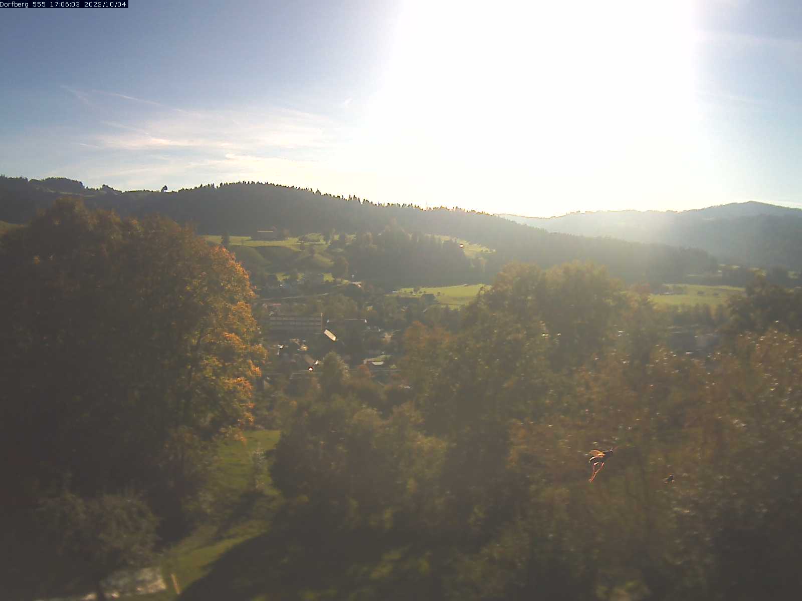 Webcam-Bild: Aussicht vom Dorfberg in Langnau 20221004-170601