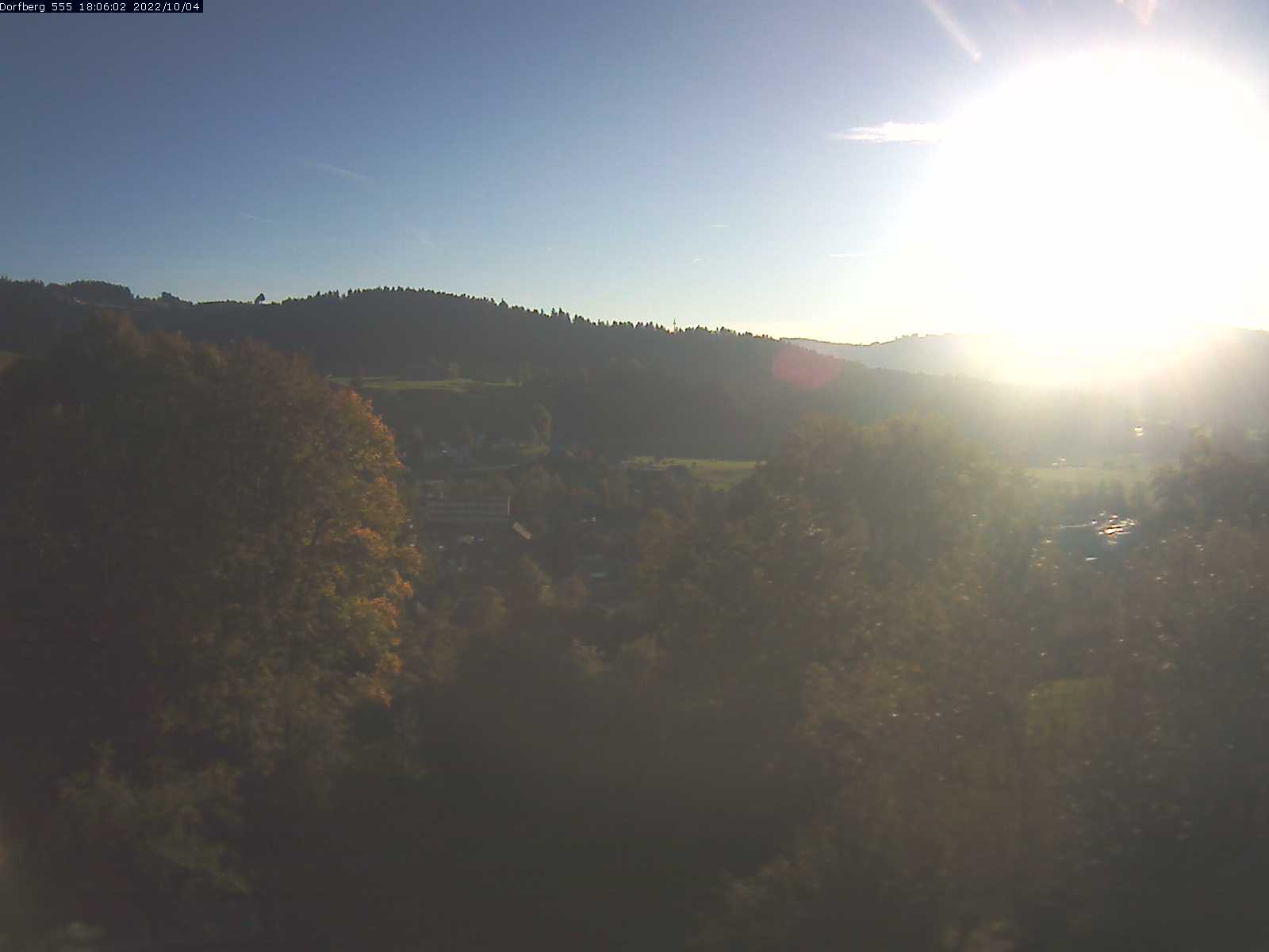 Webcam-Bild: Aussicht vom Dorfberg in Langnau 20221004-180601