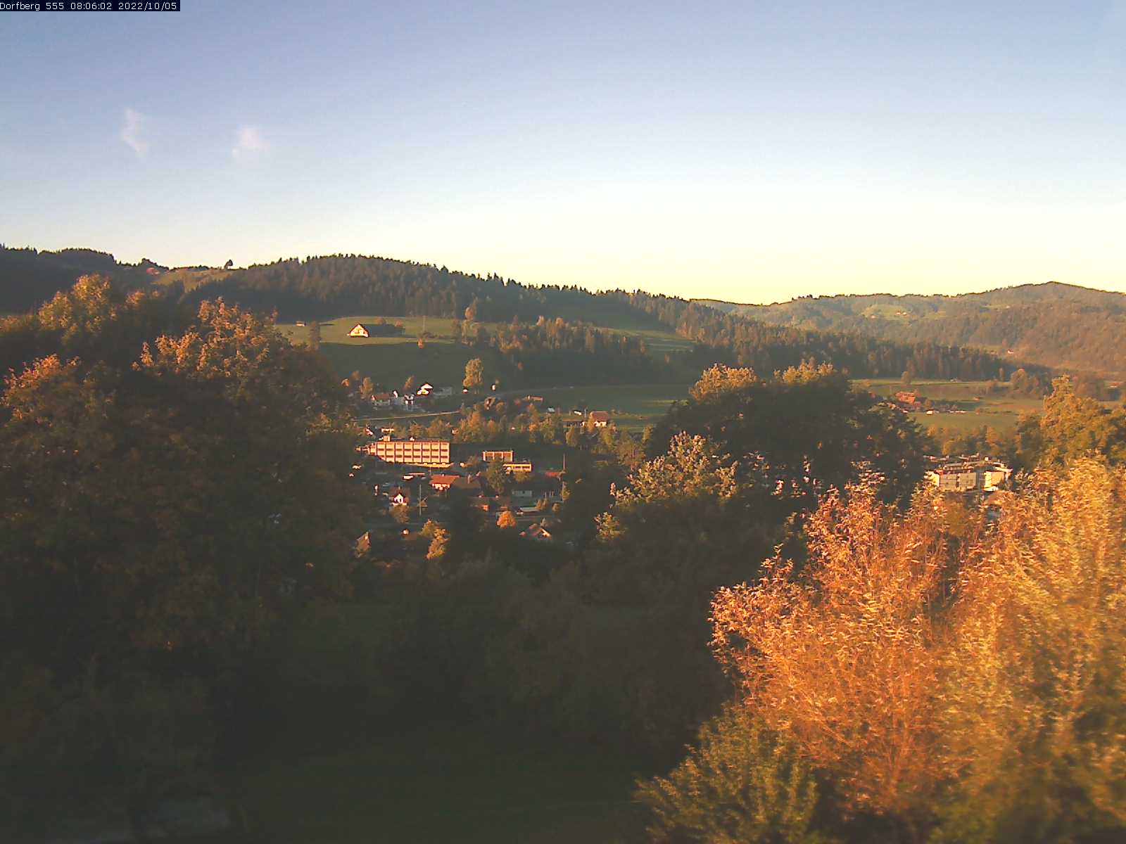 Webcam-Bild: Aussicht vom Dorfberg in Langnau 20221005-080601