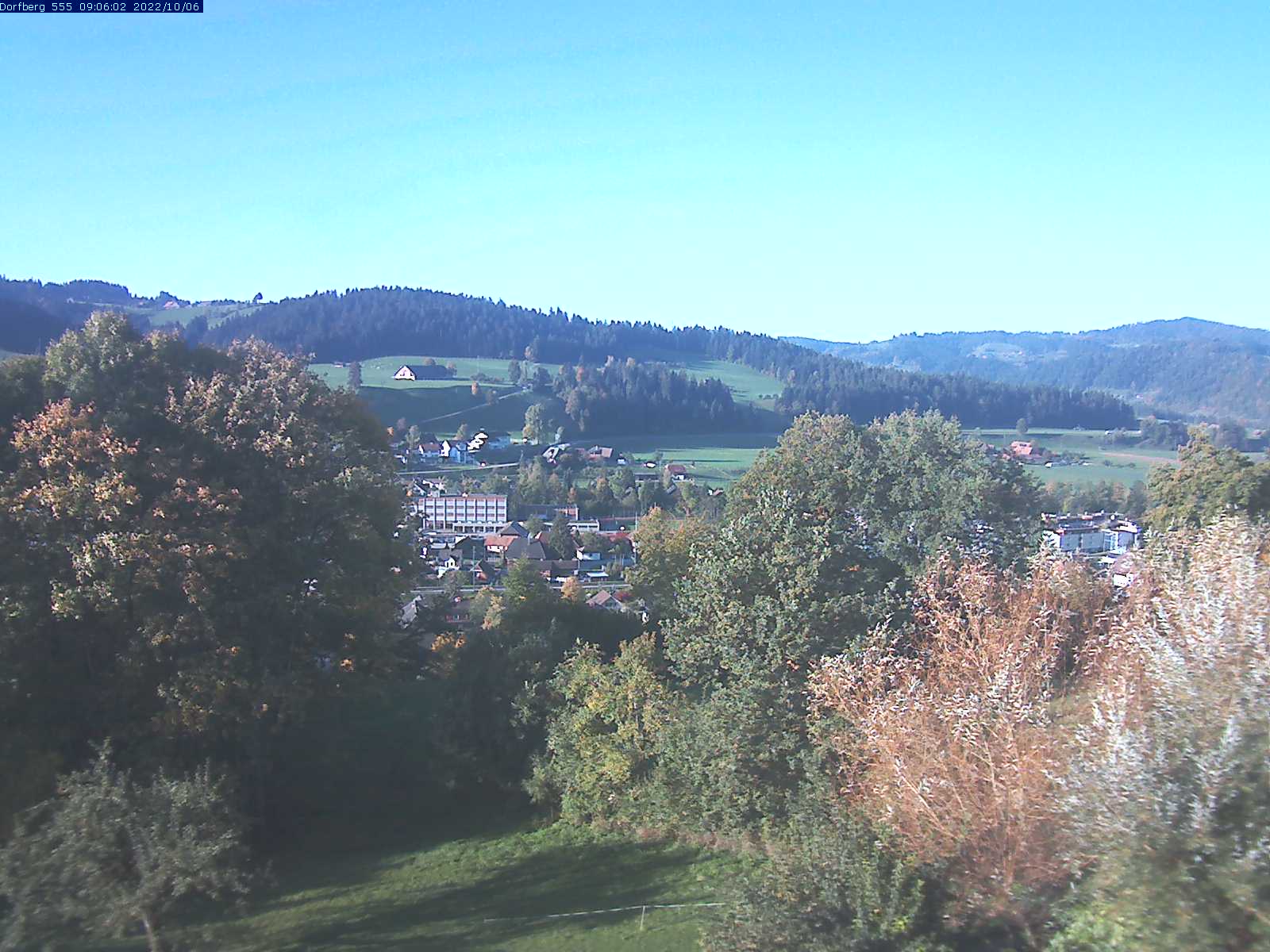 Webcam-Bild: Aussicht vom Dorfberg in Langnau 20221006-090601
