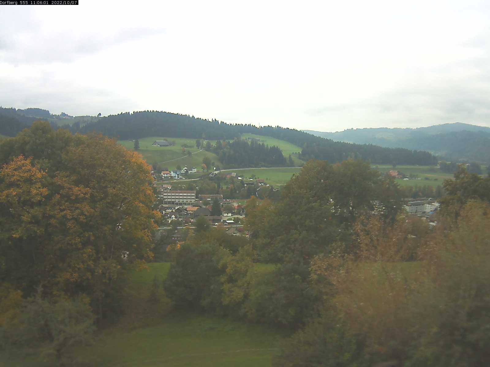 Webcam-Bild: Aussicht vom Dorfberg in Langnau 20221007-110601