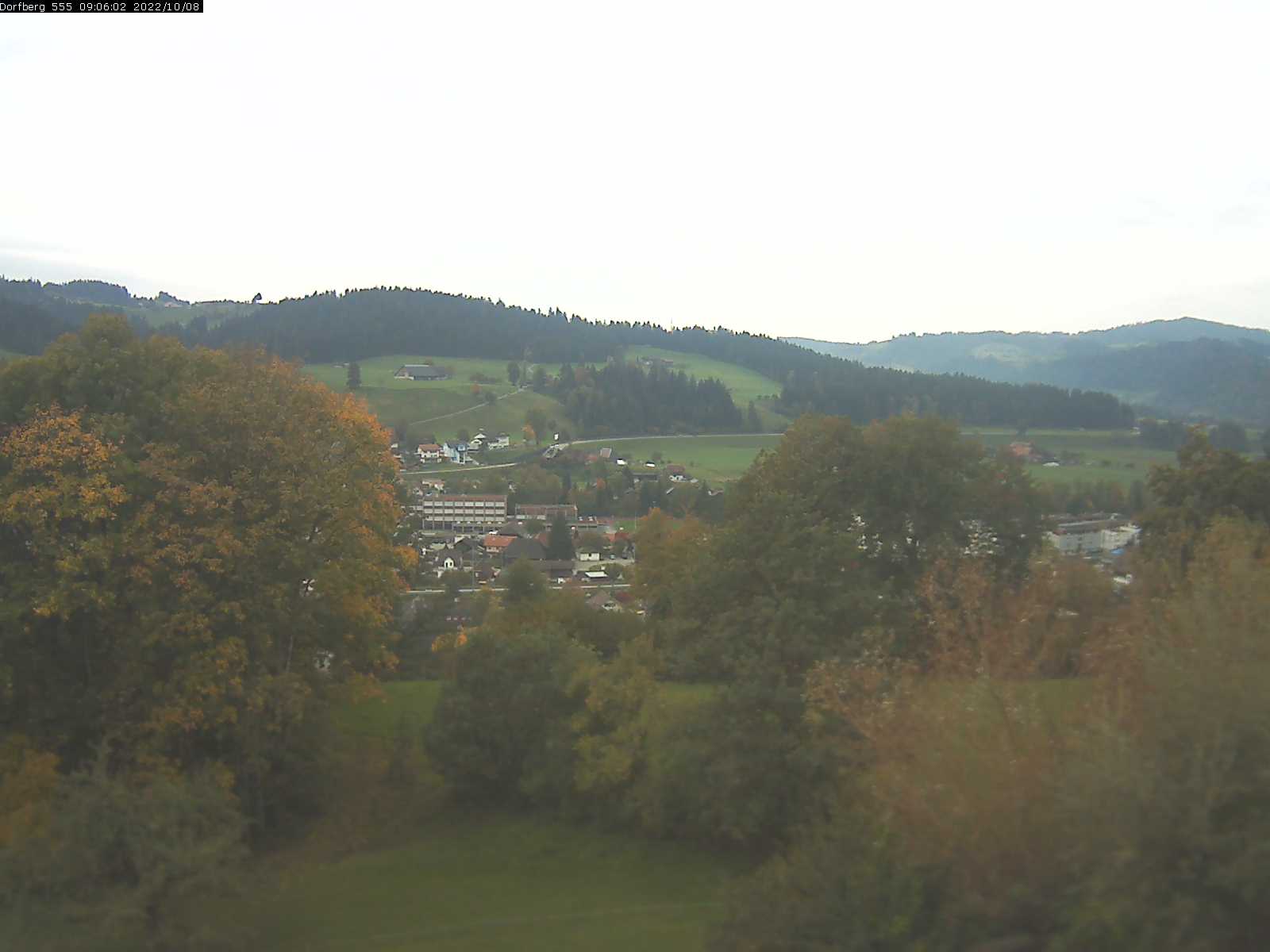 Webcam-Bild: Aussicht vom Dorfberg in Langnau 20221008-090601