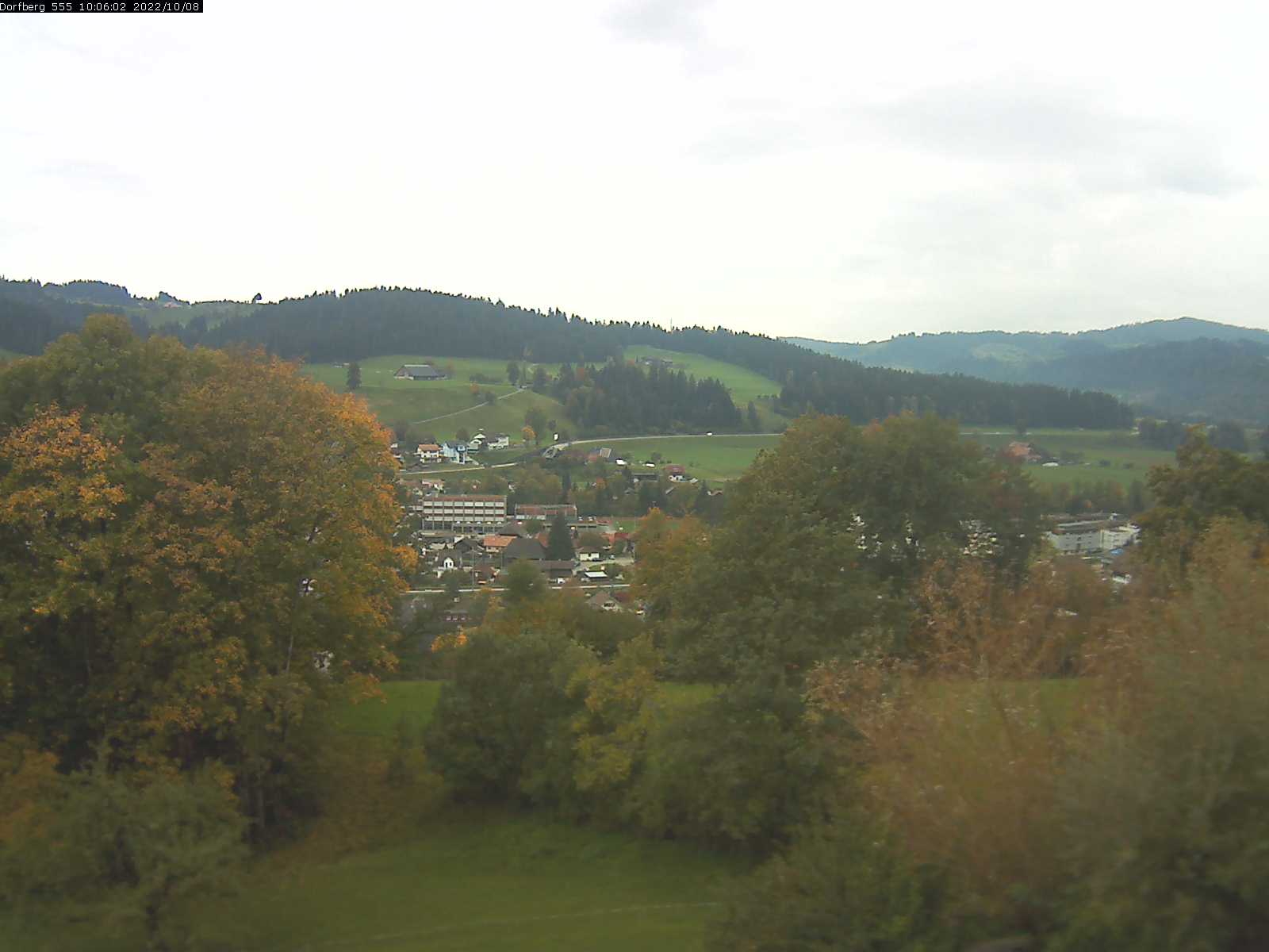 Webcam-Bild: Aussicht vom Dorfberg in Langnau 20221008-100601