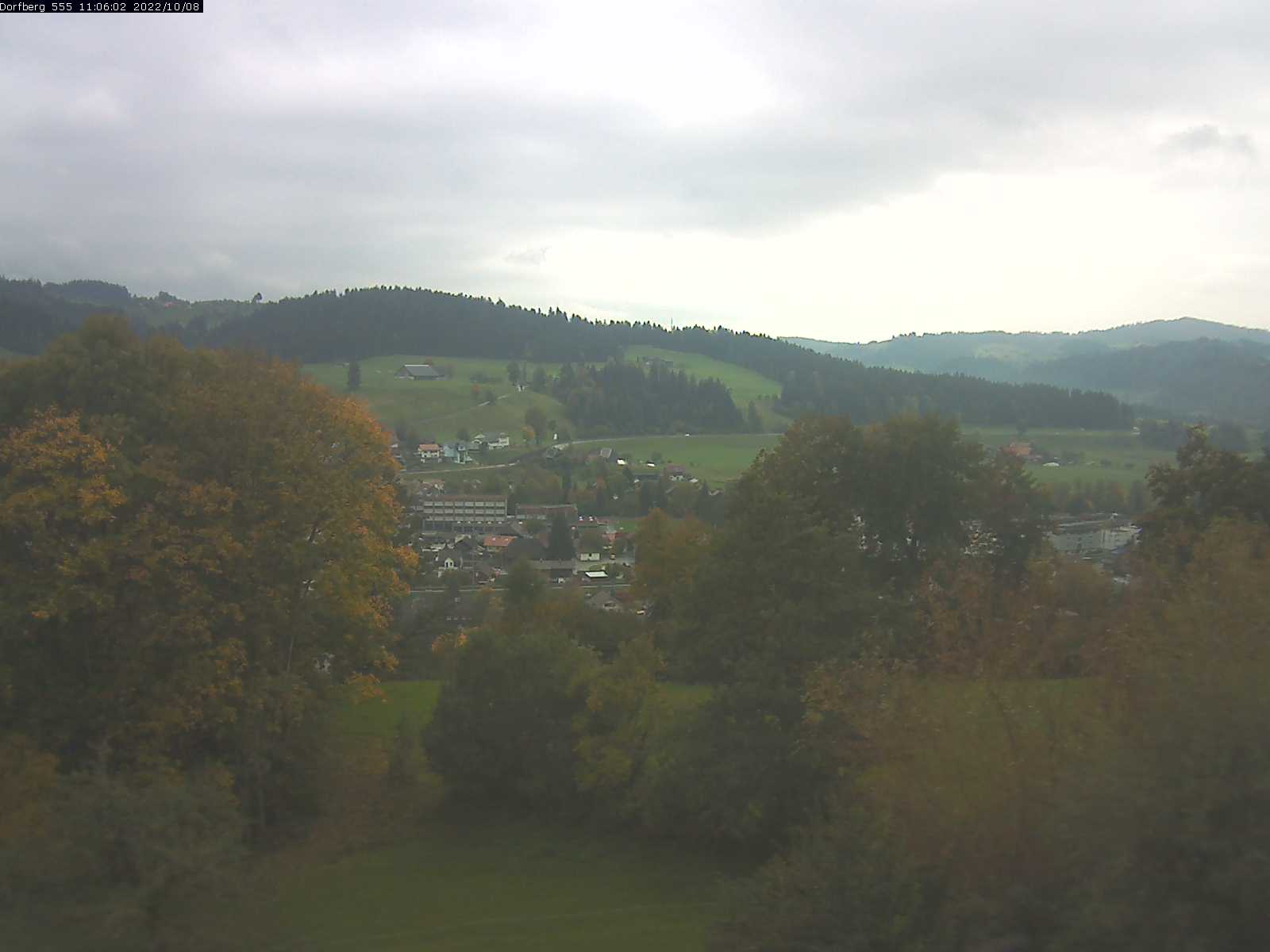 Webcam-Bild: Aussicht vom Dorfberg in Langnau 20221008-110602