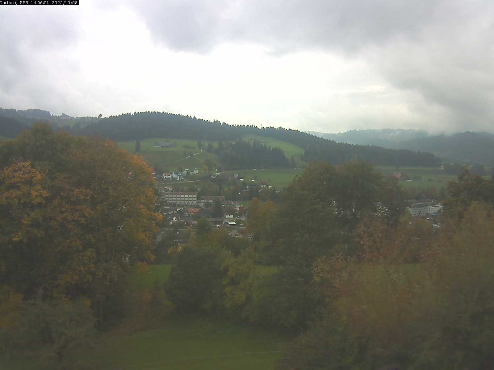 Webcam-Bild: Aussicht vom Dorfberg in Langnau 20221008-140601