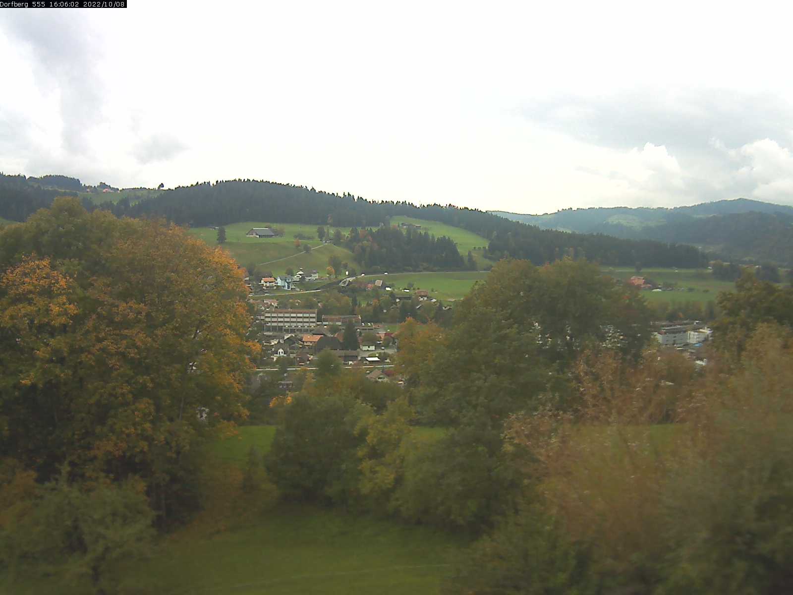 Webcam-Bild: Aussicht vom Dorfberg in Langnau 20221008-160601