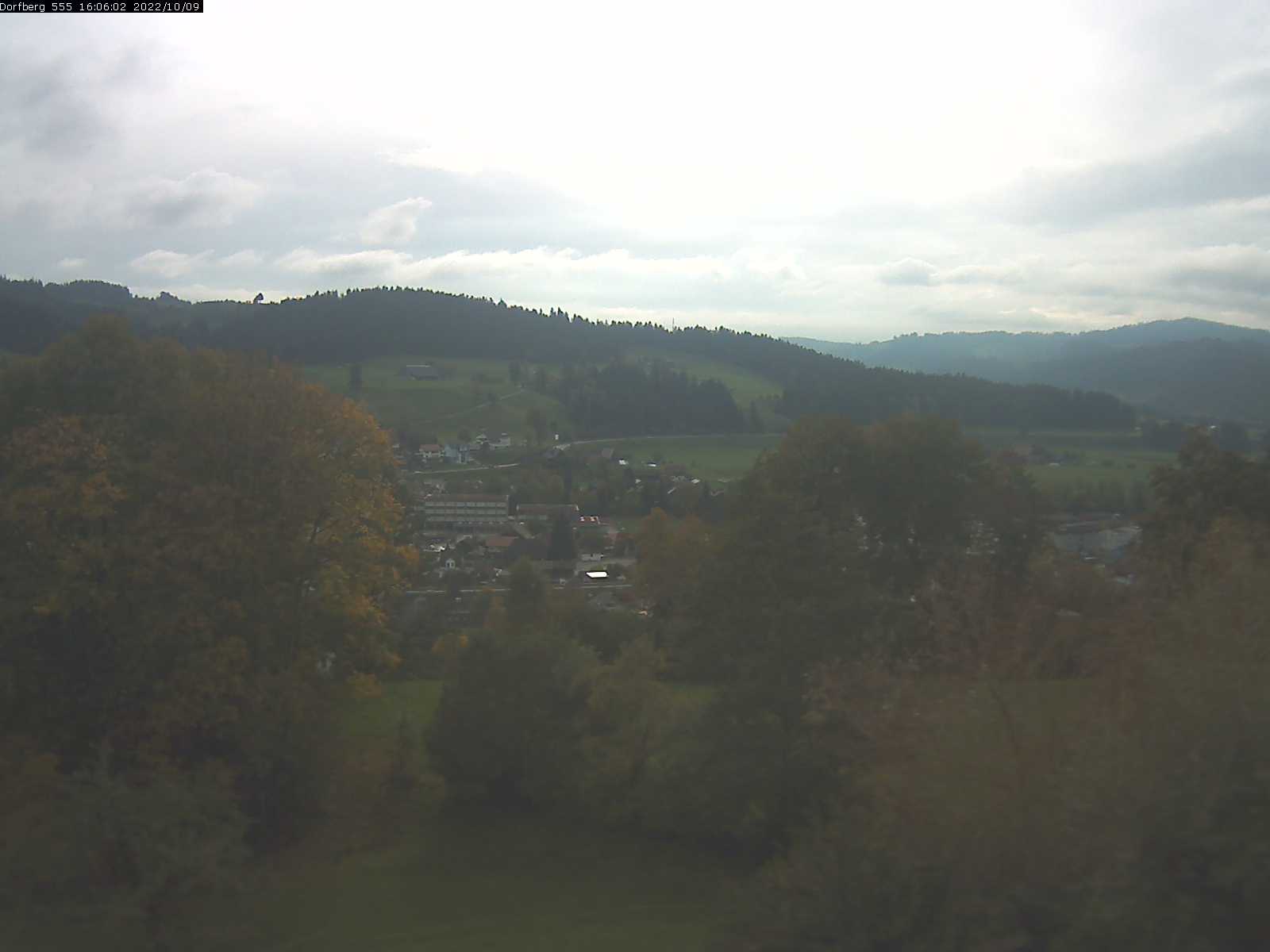Webcam-Bild: Aussicht vom Dorfberg in Langnau 20221009-160601