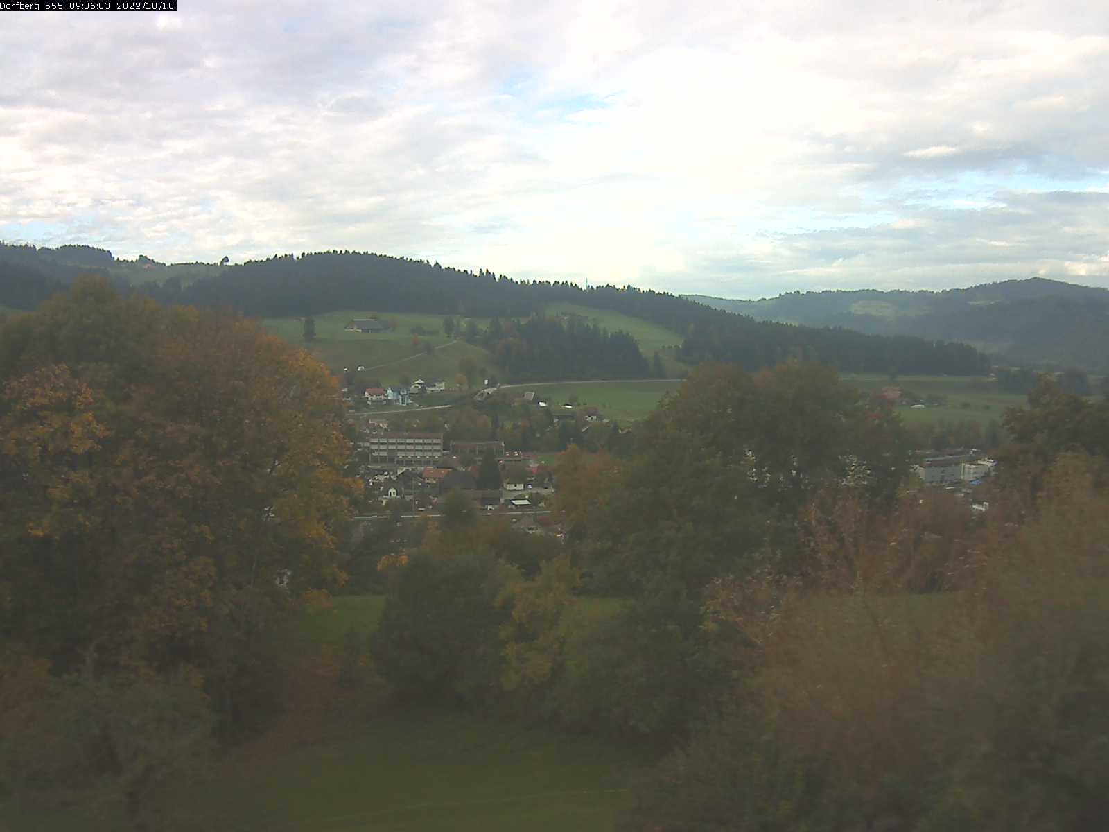 Webcam-Bild: Aussicht vom Dorfberg in Langnau 20221010-090601