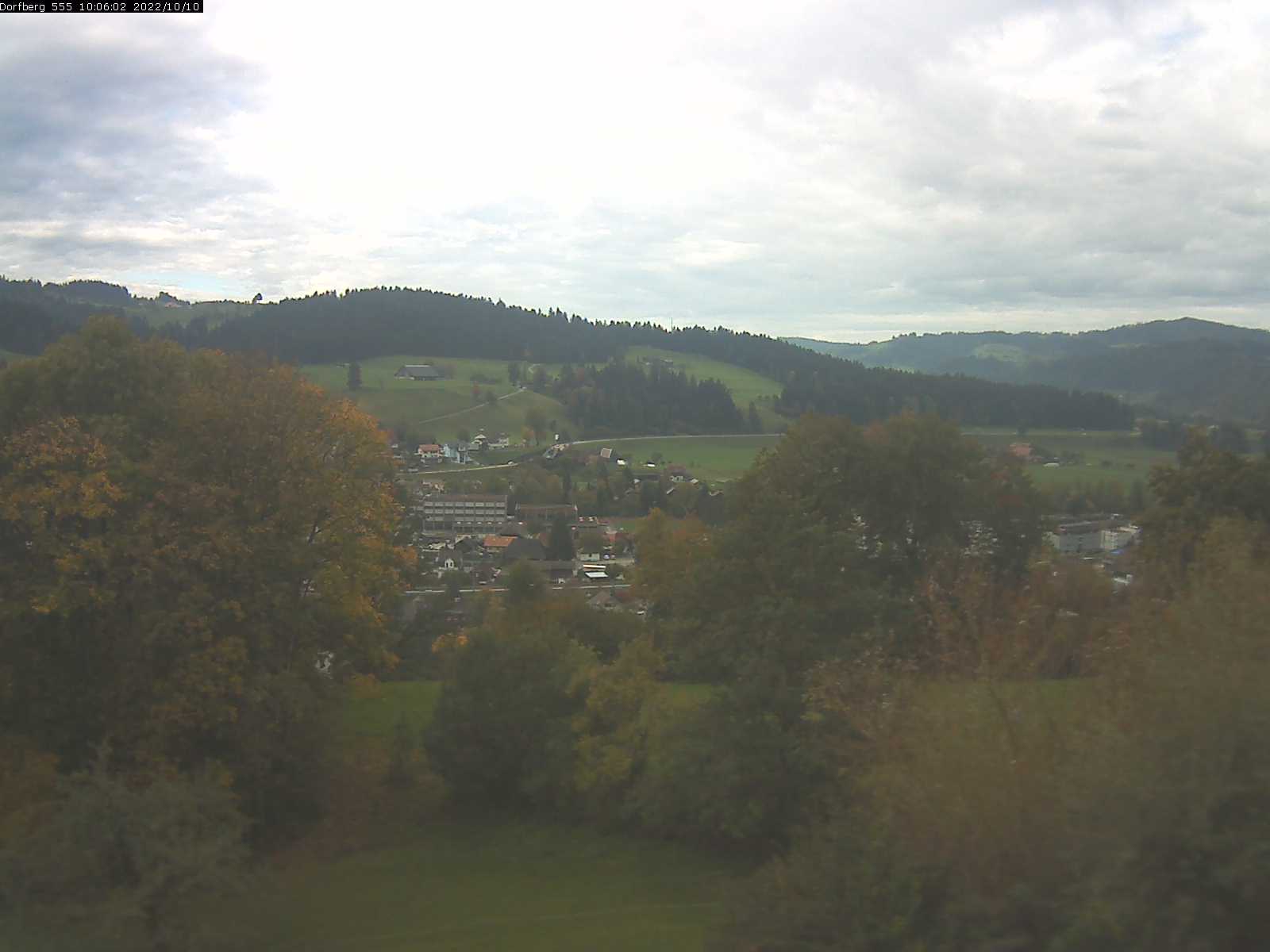 Webcam-Bild: Aussicht vom Dorfberg in Langnau 20221010-100601