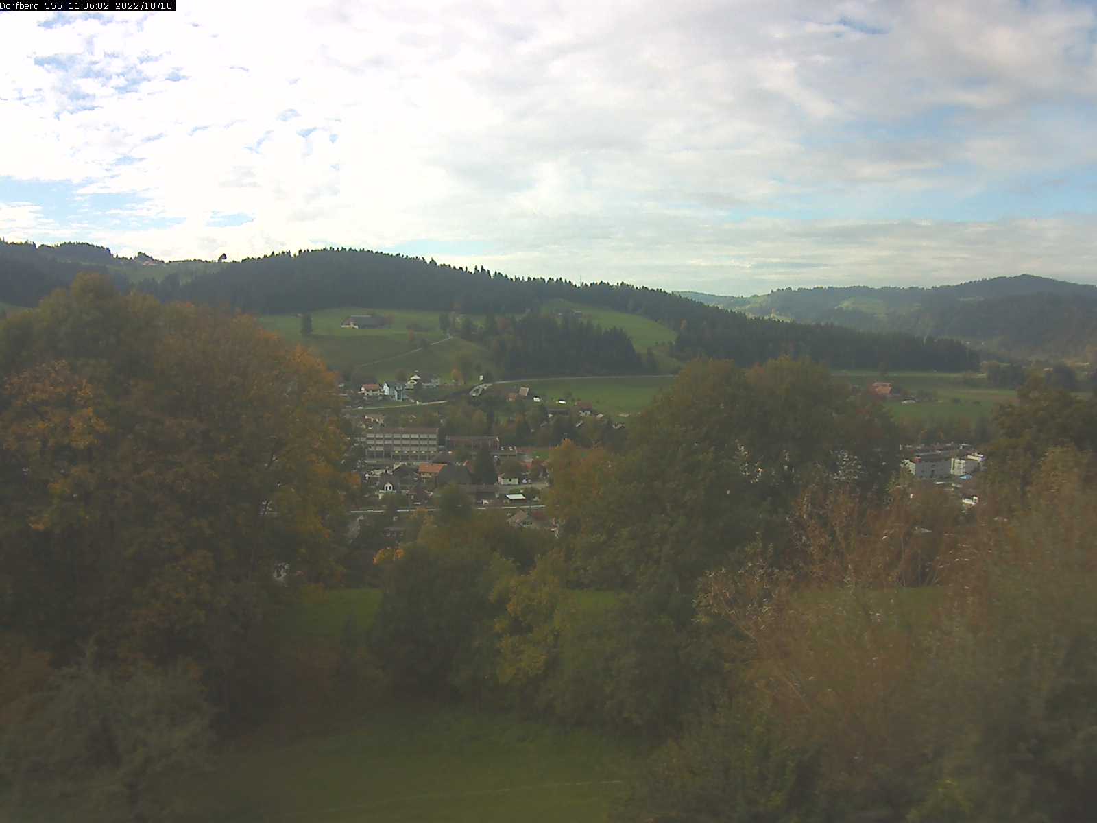 Webcam-Bild: Aussicht vom Dorfberg in Langnau 20221010-110601