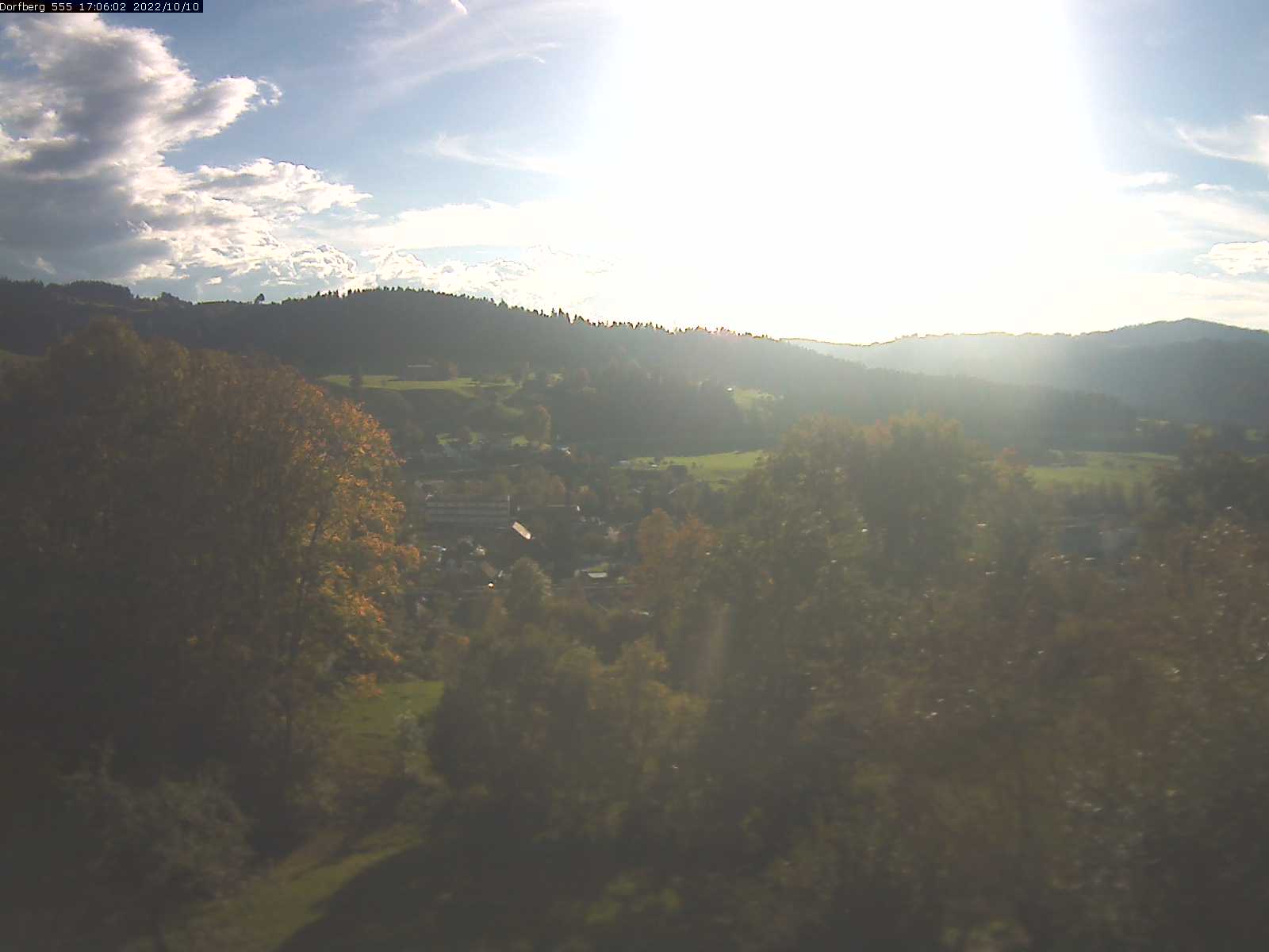 Webcam-Bild: Aussicht vom Dorfberg in Langnau 20221010-170601