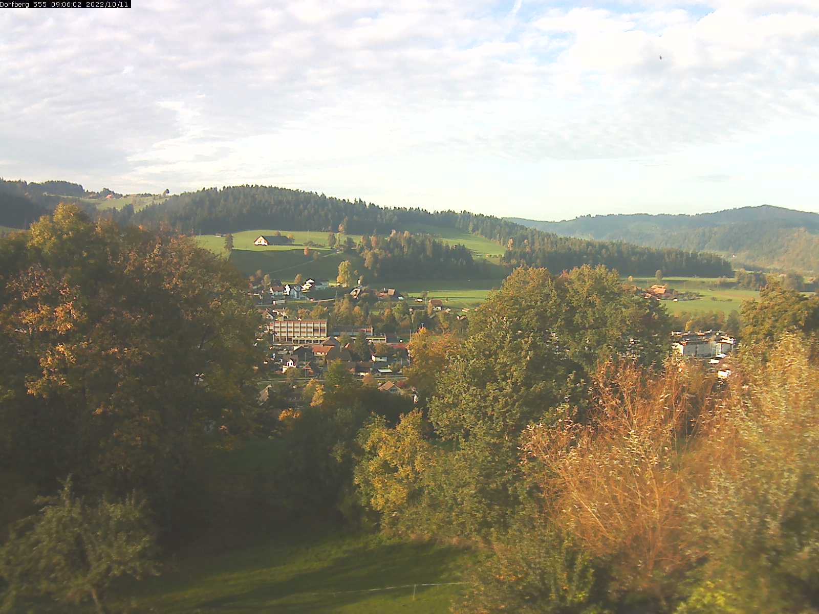 Webcam-Bild: Aussicht vom Dorfberg in Langnau 20221011-090601