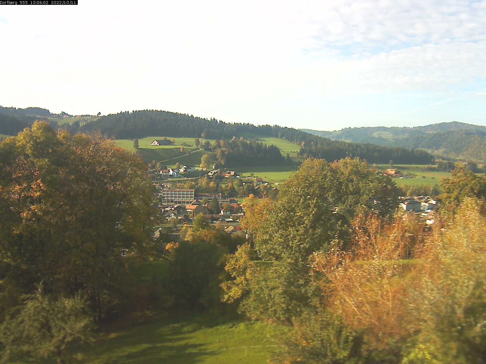 Webcam-Bild: Aussicht vom Dorfberg in Langnau 20221011-100601