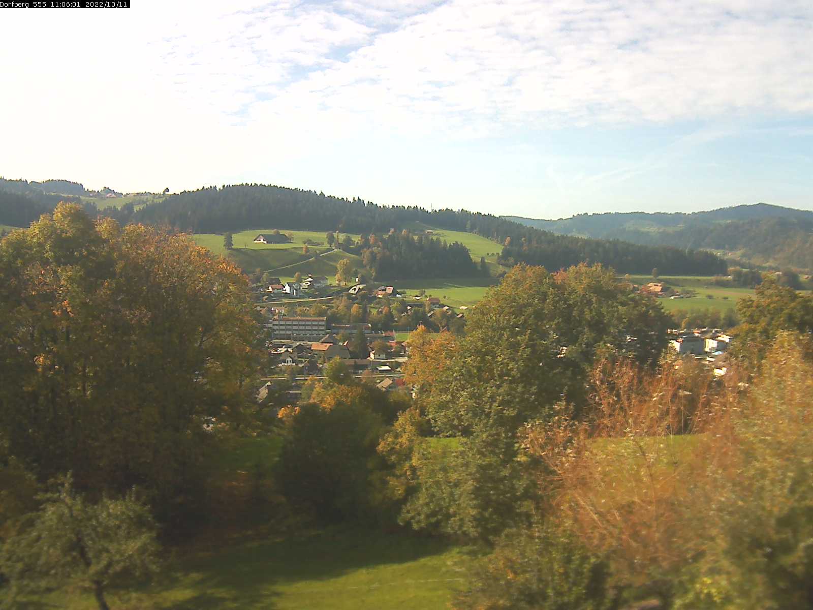 Webcam-Bild: Aussicht vom Dorfberg in Langnau 20221011-110601