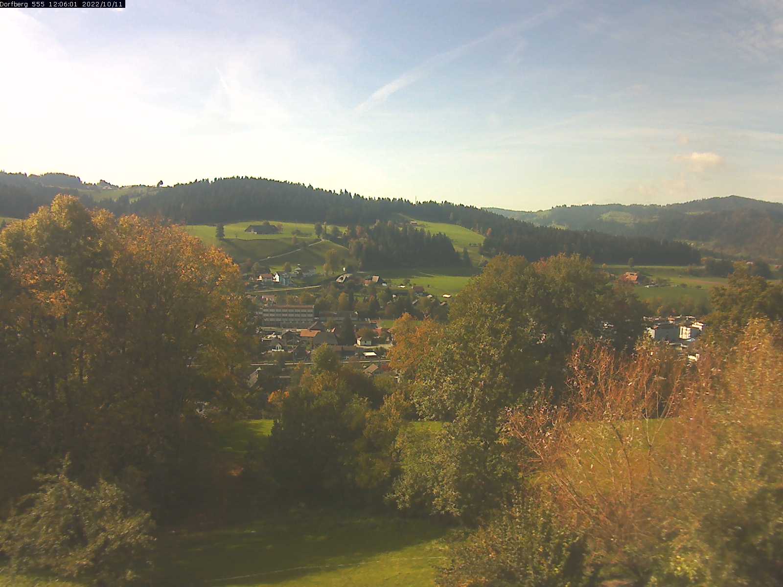 Webcam-Bild: Aussicht vom Dorfberg in Langnau 20221011-120601