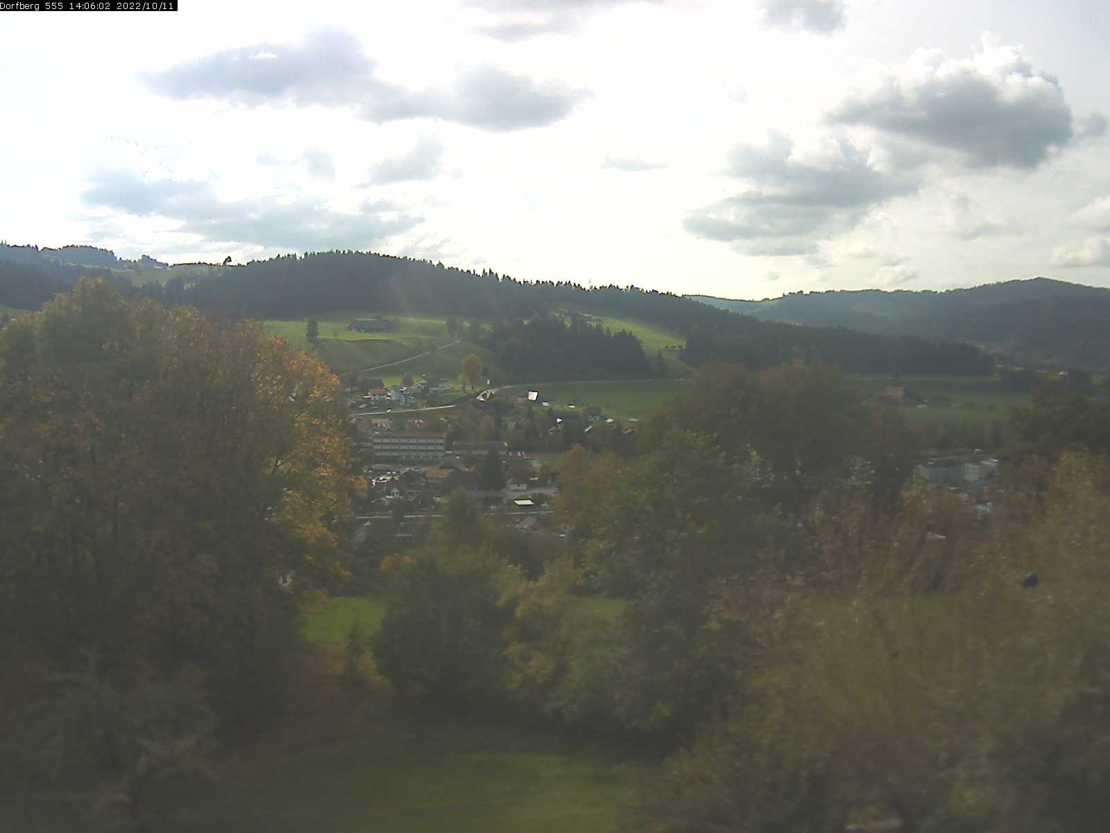 Webcam-Bild: Aussicht vom Dorfberg in Langnau 20221011-140601